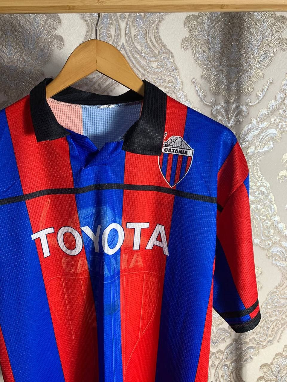 Vintage VERY RARE ITALY CATANIA OLIVEIRA 10 SOCCER JERSEY TAYOTA Y2K Size US L / EU 52-54 / 3 - 3 Thumbnail