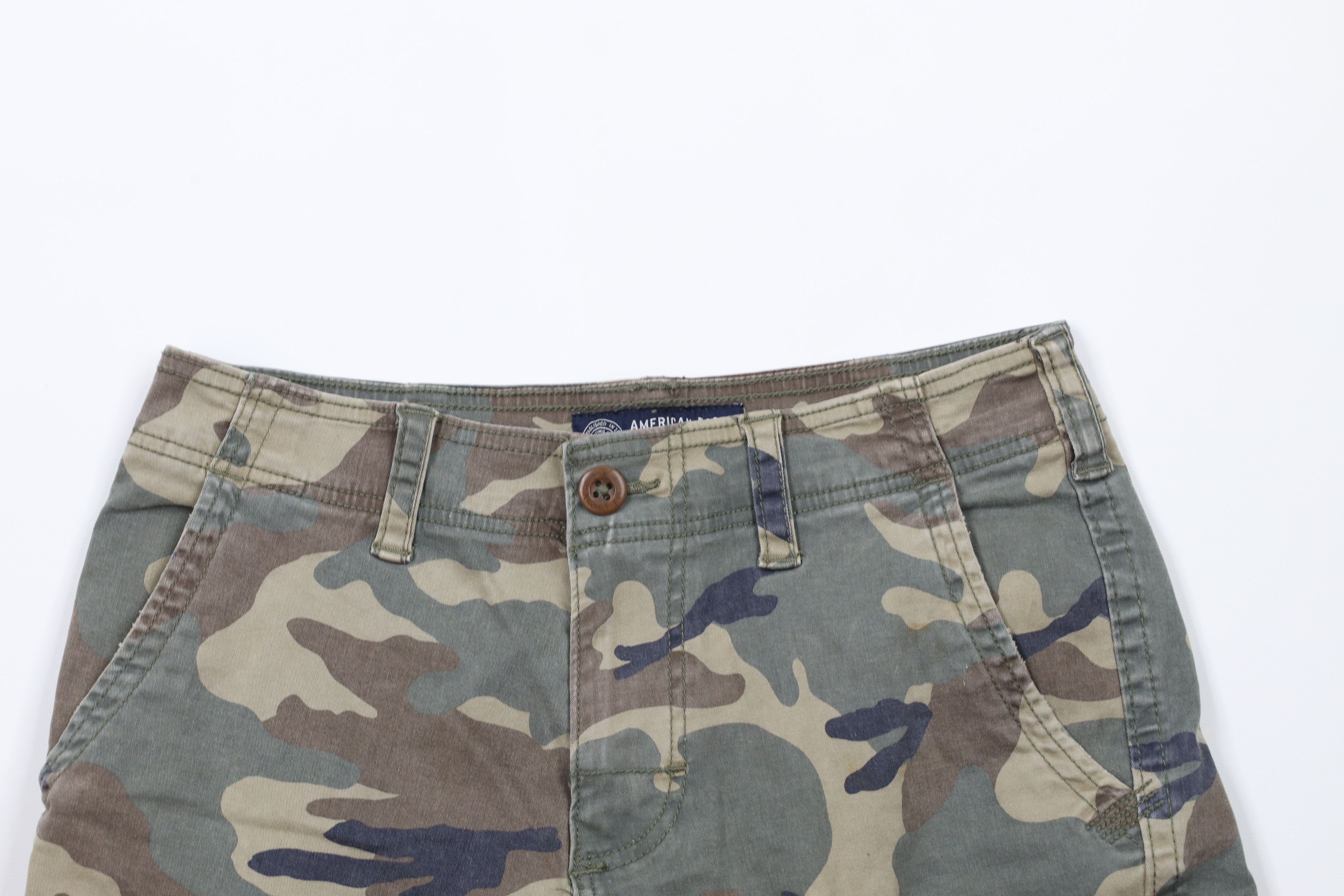 American Eagle Outfitters × Vintage Vintage American Eagle Outfitters Camouflage Cargo Shorts Size US 30 / EU 46 - 2 Thumbnail