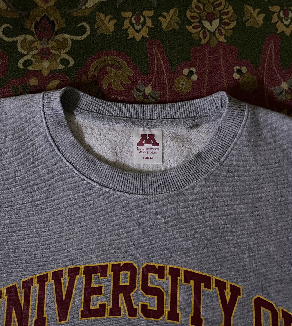 Japanese Brand × Vintage UNIVERSITY OF MINNESOTA X Gu Big Logo Sweatshirt Size US M / EU 48-50 / 2 - 5 Thumbnail