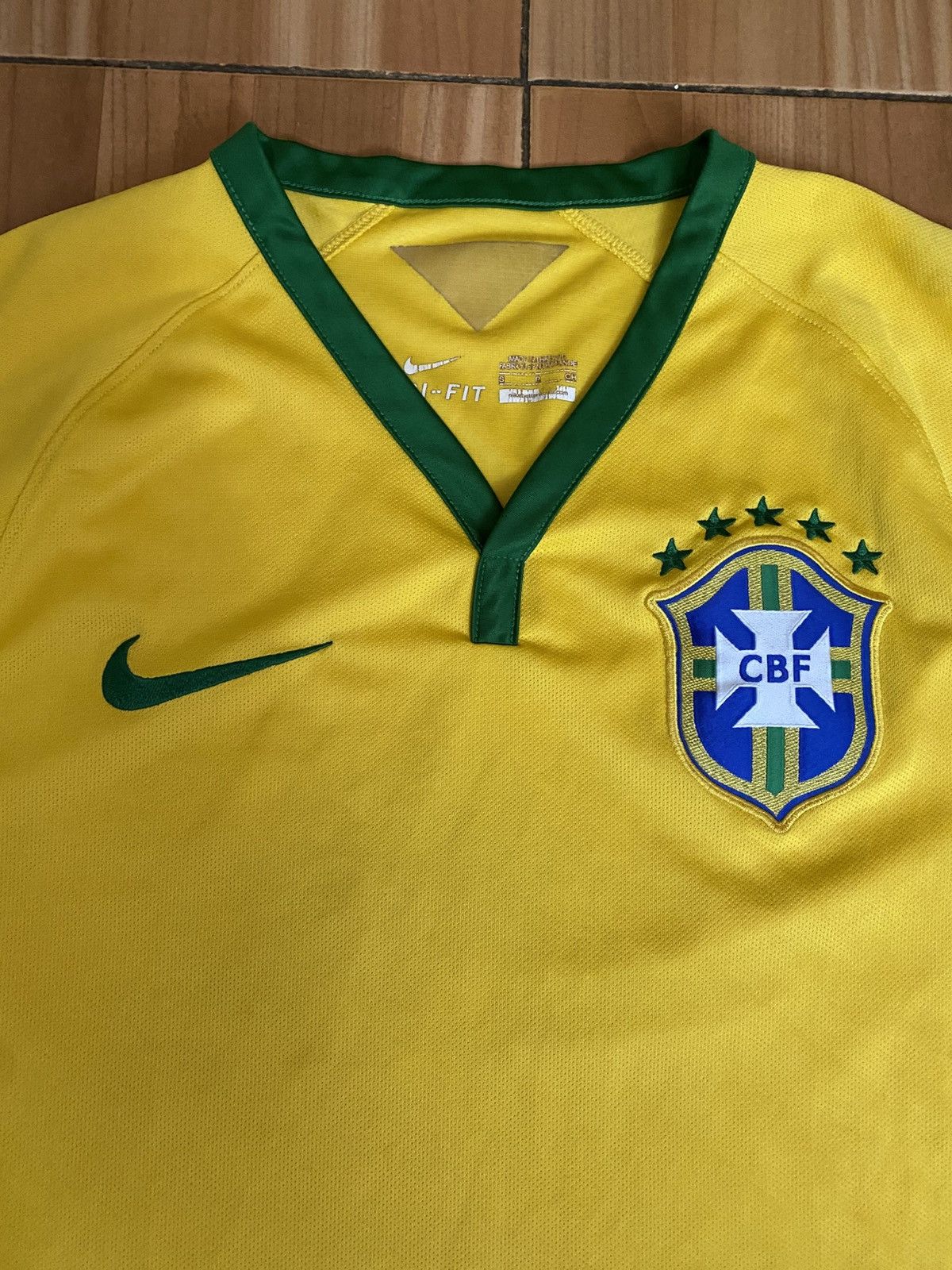 Nike Nike BRASIL 2014 2015 HOME FOOTBALL SHIRT SOCCER JERSEY Size US S / EU 44-46 / 1 - 3 Thumbnail