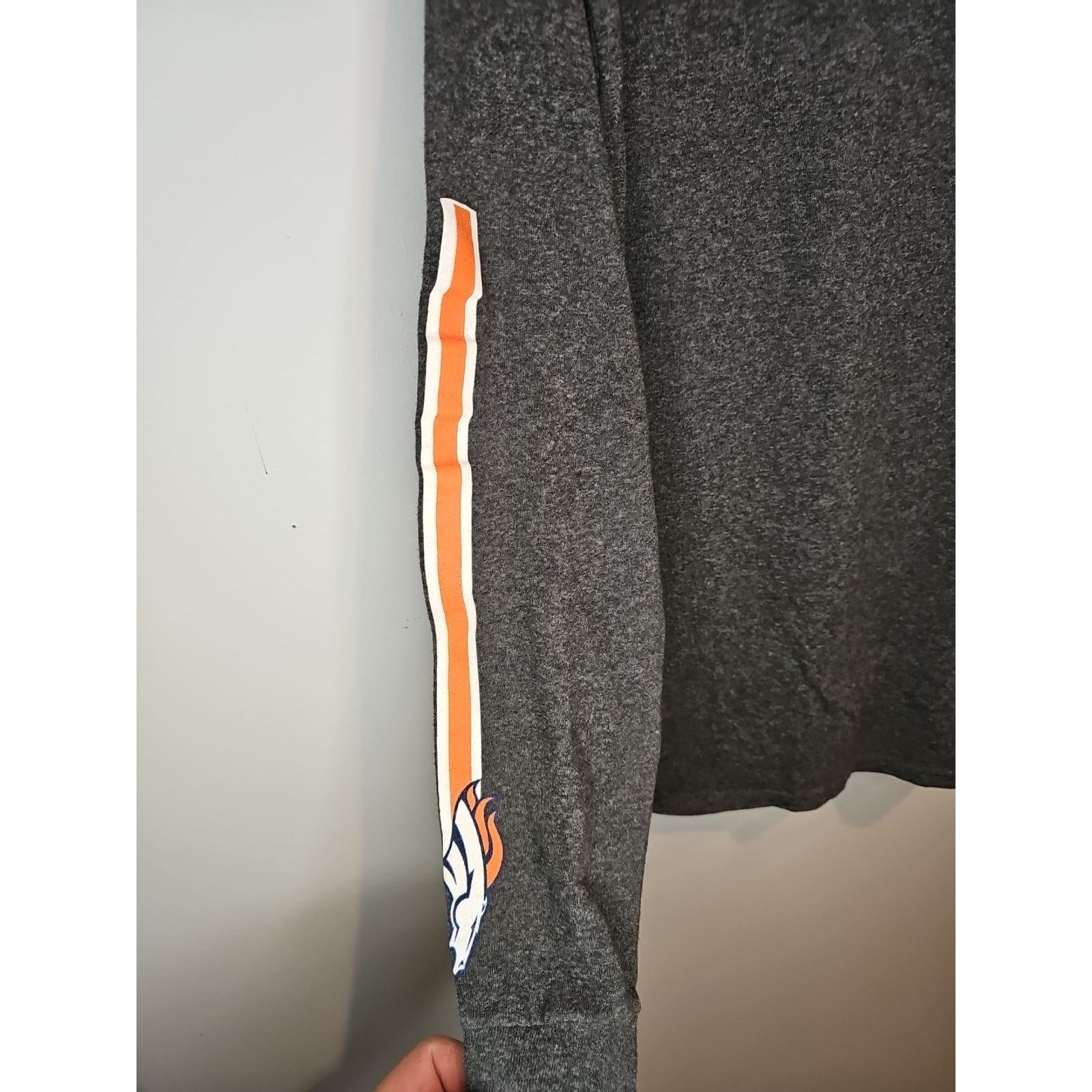 Majestic Majestic Denver Broncos Long Sleeve T-Shirt Mens M NFL Size US M / EU 48-50 / 2 - 6 Thumbnail