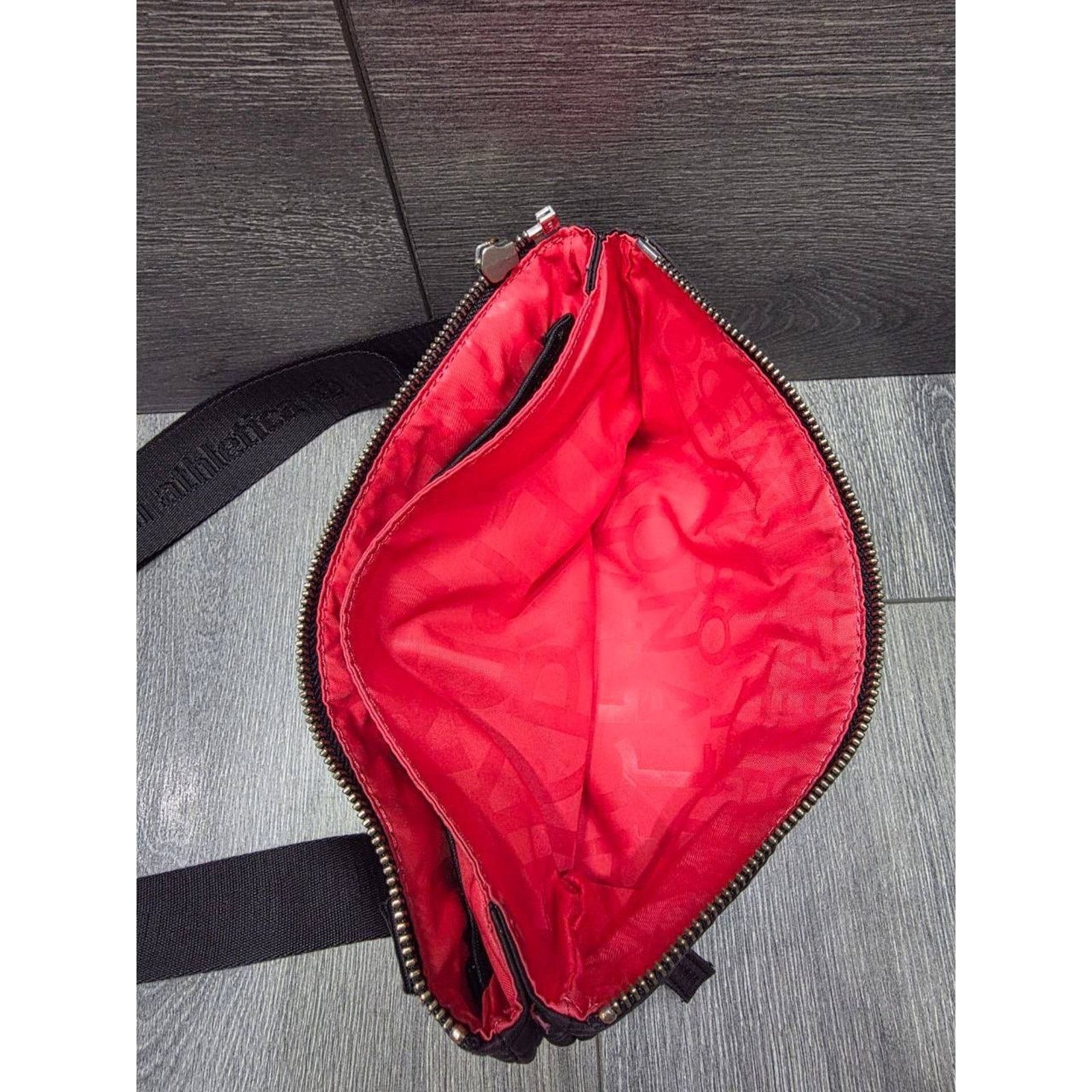 Lululemon Lululemon Waist Bag Sling Black CrossBody Chunky B000635 Size ONE SIZE - 10 Thumbnail