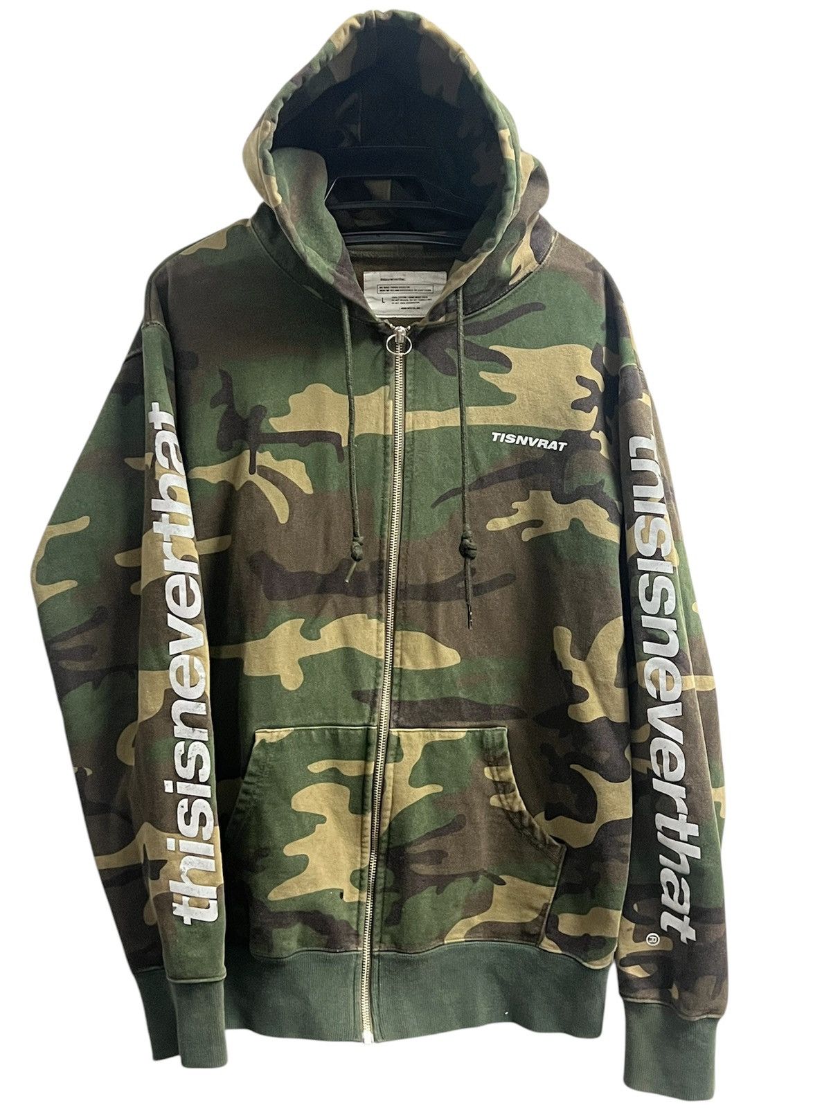 thisisneverthat TISNVRAT SWEATSHIRT hoodie CAMO spell out sleeves Size US L / EU 52-54 / 3 - 1 Thumbnail
