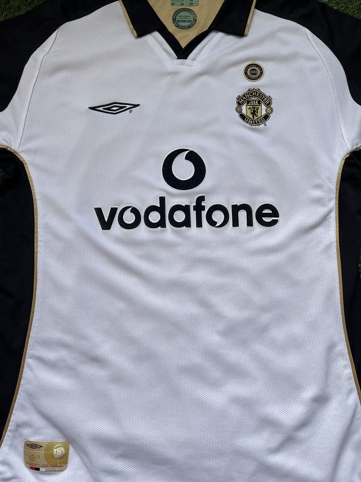 Umbro Manchester United 2000/01 Away Kit Reversible Size US L / EU 52-54 / 3 - 3 Thumbnail