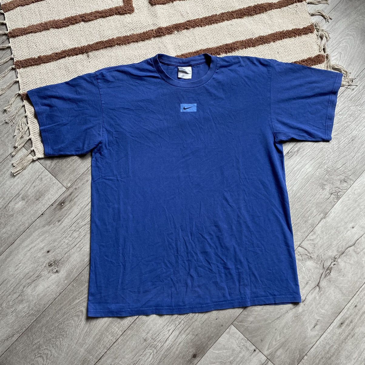 Nike × Vintage VINTAGE NIKE 90s CENTRE SWOOSH BACK PRINT T SHIRT Size US L / EU 52-54 / 3 - 1 Thumbnail