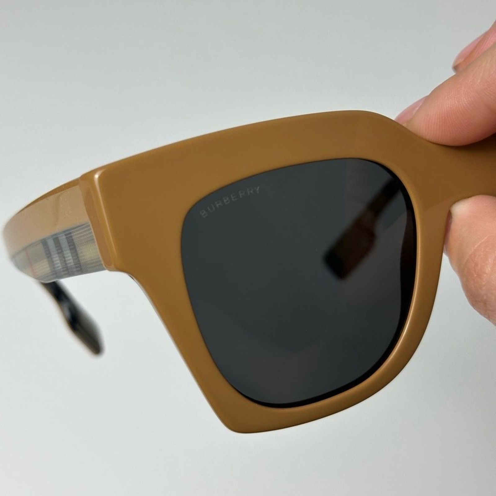 Burberry NEW BURBERRY BE4364 404287 Beige/Dark Grey Women Sunglasses Size ONE SIZE - 5 Thumbnail