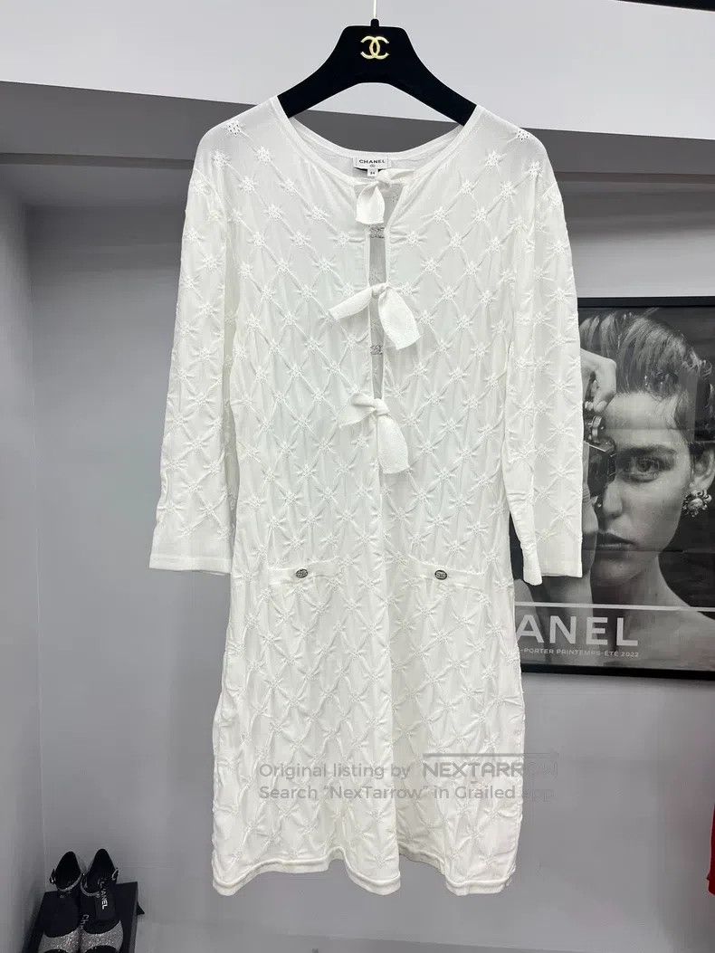 Chanel 24P white long-sleeved hollow double c bow dress