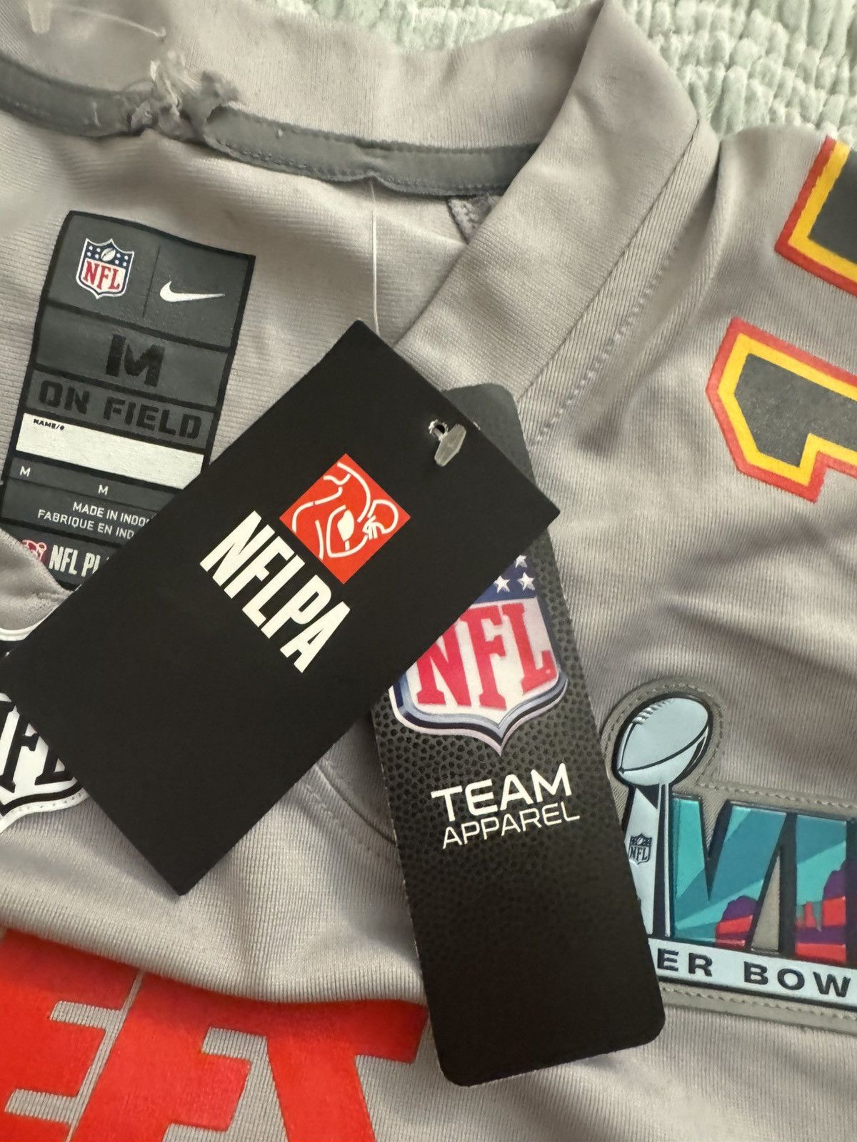 NFL Patrick Mahomes #15 Superbowl LVII Jersey Size US M / EU 48-50 / 2 - 7 Thumbnail
