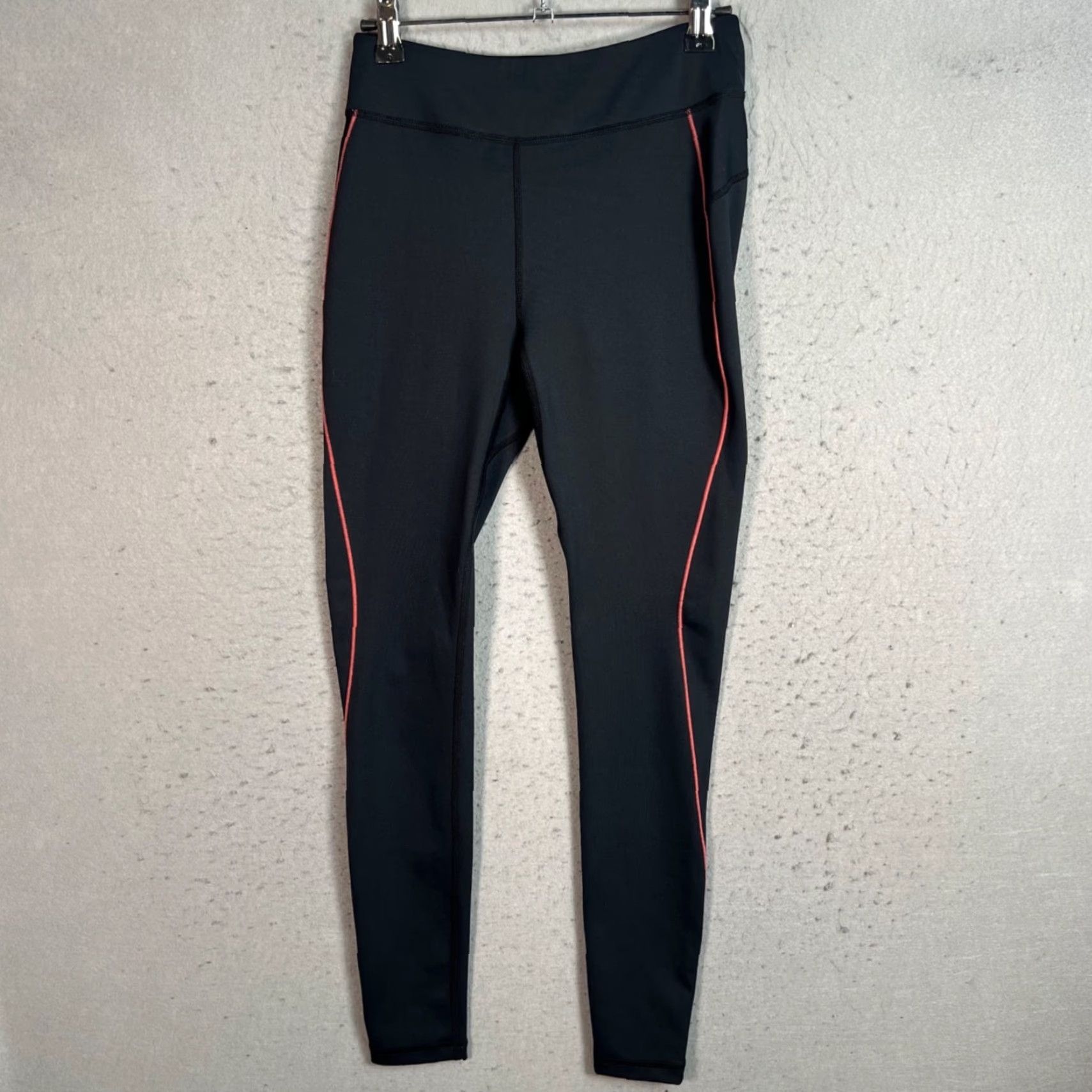 Uniqlo Uniqlo AIRism Leggings Womens Size Small Black With Red Stripes Gym Yoga Size 28" / US 6 / IT 42 - 2 Thumbnail