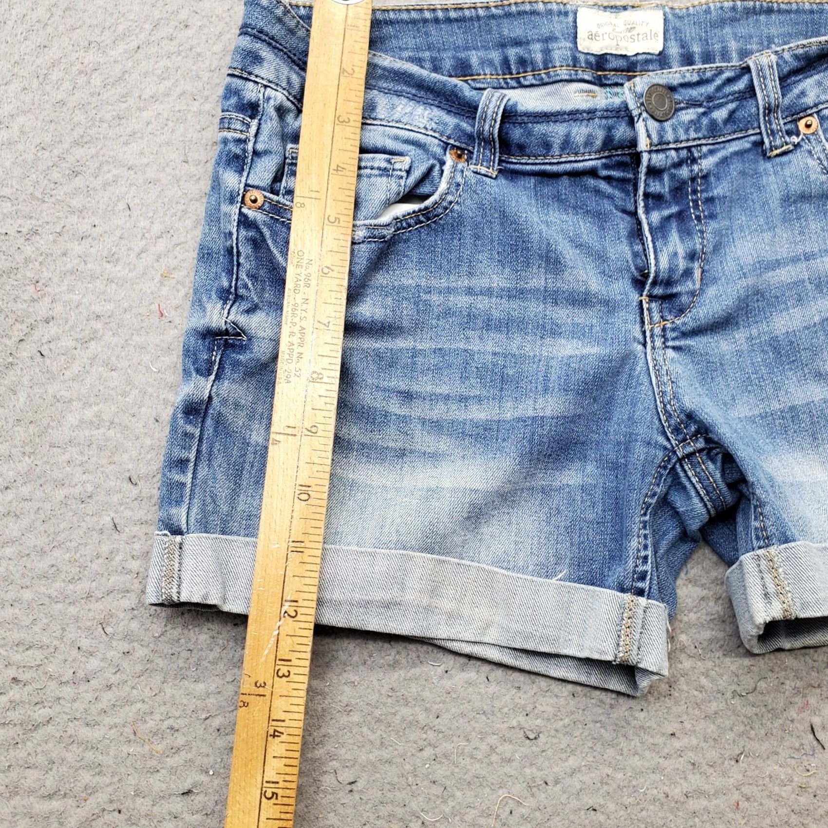 Vintage Aéropostale Denim Shorts Womens 7/8 Blue Flat Front Y2K Cuffed Hem Distressed Shirt Size 28" / US 6 / IT 42 - 3 Thumbnail