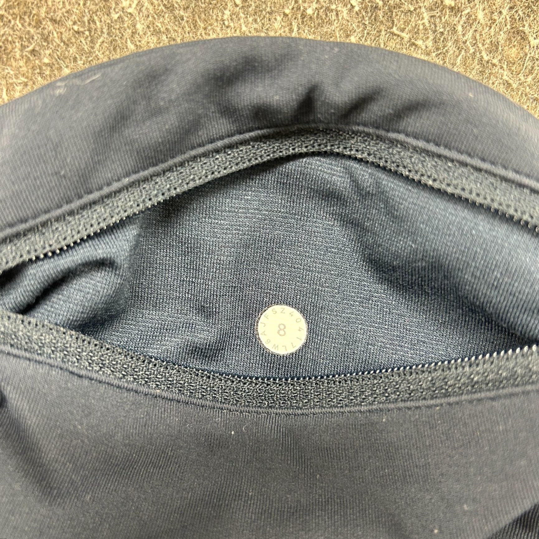 Lululemon Lululemon Pants Capris Womens 8 Blue Navy Regular Size 8 Elastic Pockets Logo Fitness Capri Pants Women Size 30" / US 8 / IT 44 - 2 Thumbnail