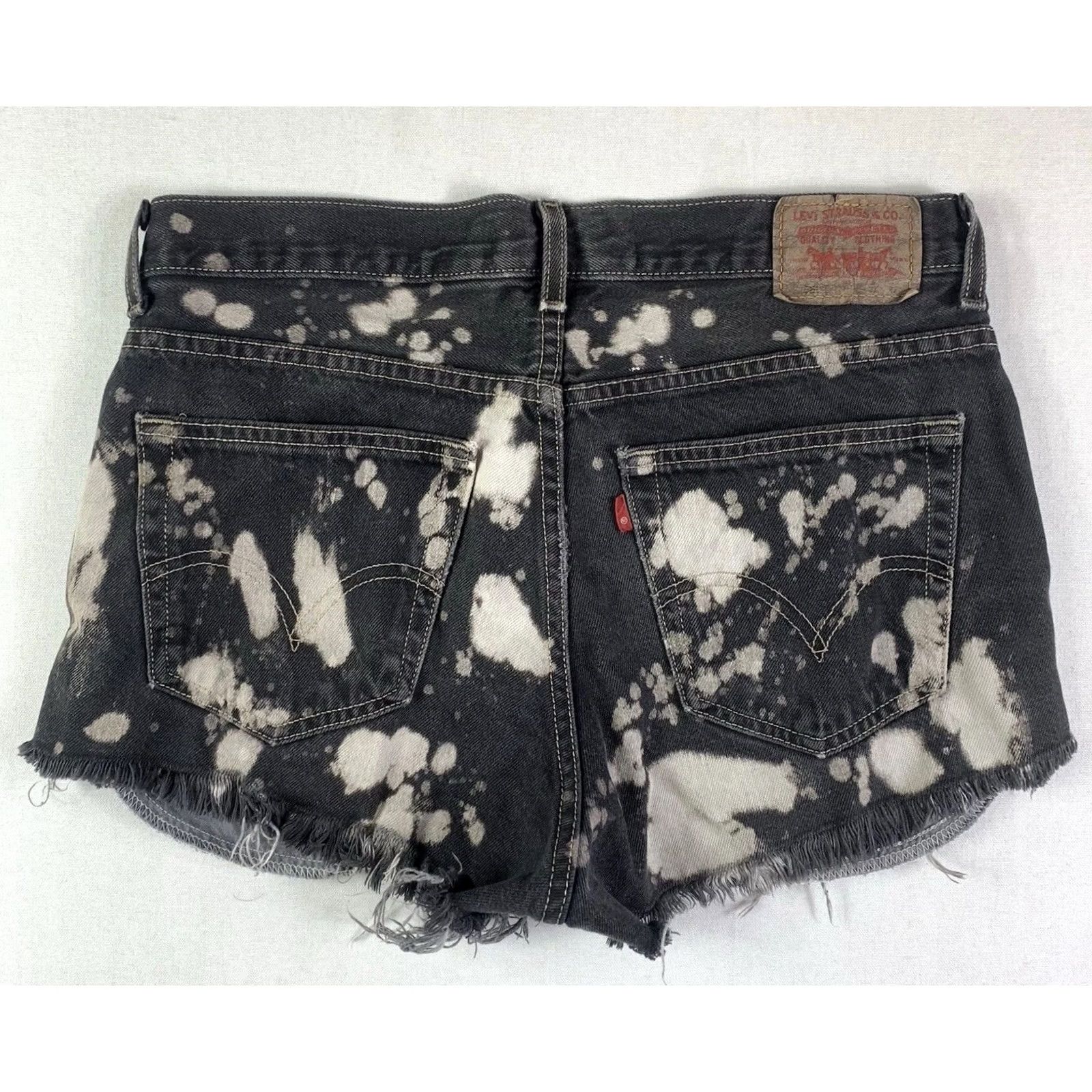 Levi's vtg Levis Cut off Shorts Womens 33W Black Distressed Loose Straight Bleach Booty Size 24" / US 00 / IT 34 - 6 Thumbnail