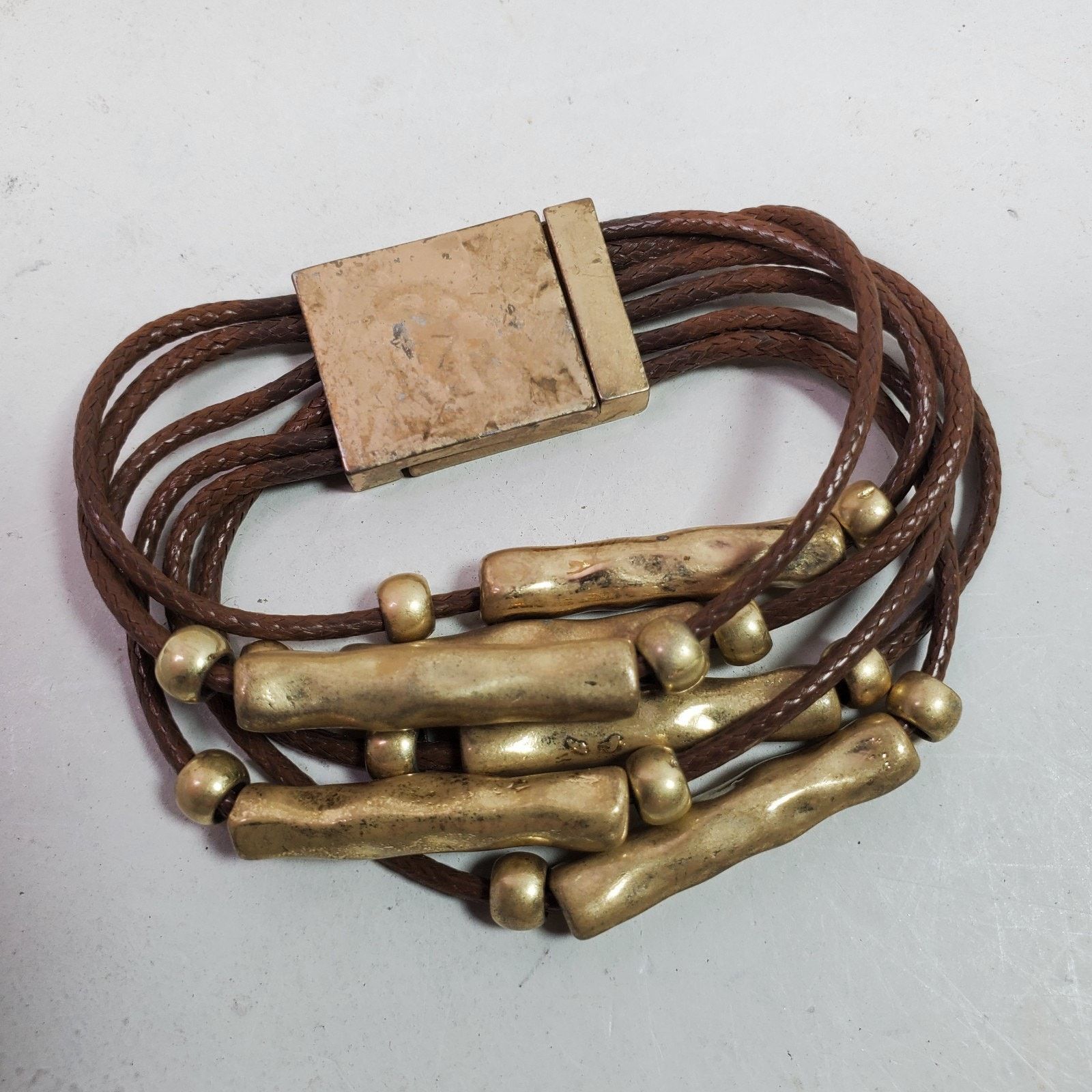 The Unbranded Brand Casual Wrap Bracelet Gold Tone NOS Mag Clasp Multi Strand Size ONE SIZE - 2 Thumbnail
