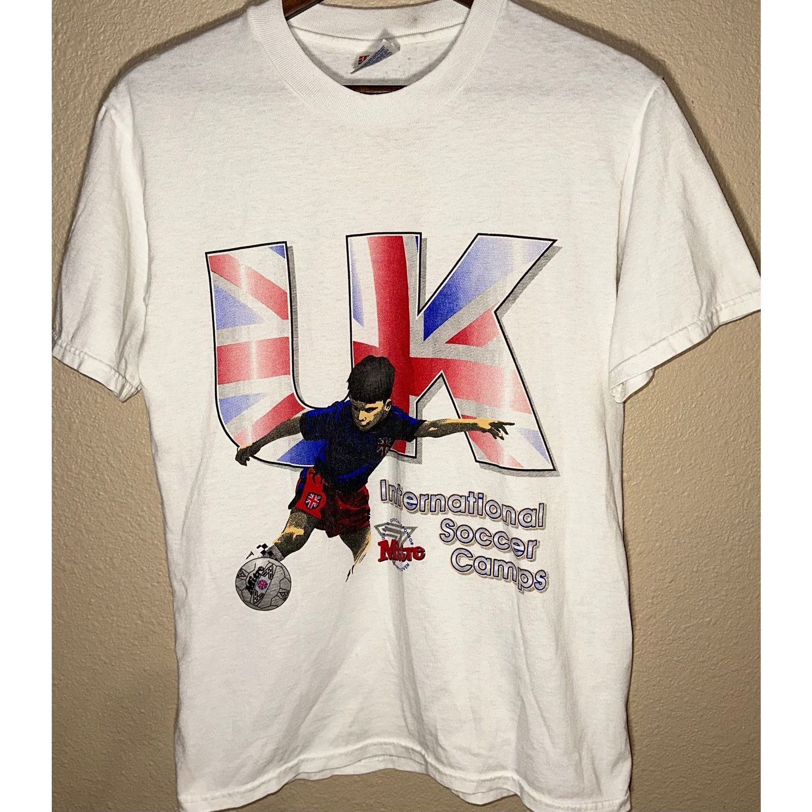 Hanes ⚽ 1997 UK International Soccer Camp Tee (Signed!) – Size S Size US S / EU 44-46 / 1 - 1 Thumbnail