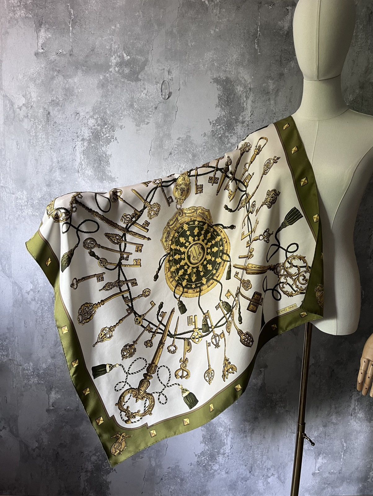 Hermes Hermes ''Les Cles'' silk scarf green Size ONE SIZE - 1 Thumbnail
