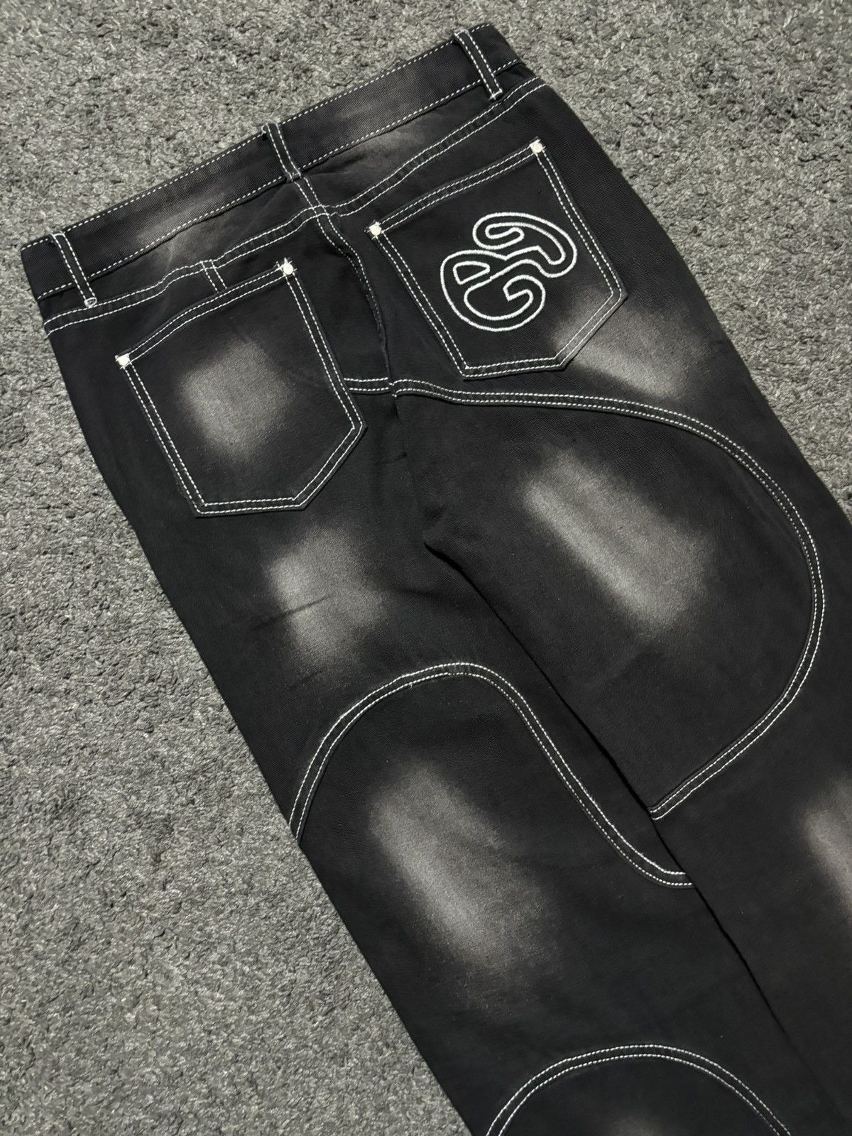 Jean × Vintage Vintage very rare abstract art black white baggy jeans denim Size US 33 - 3 Thumbnail