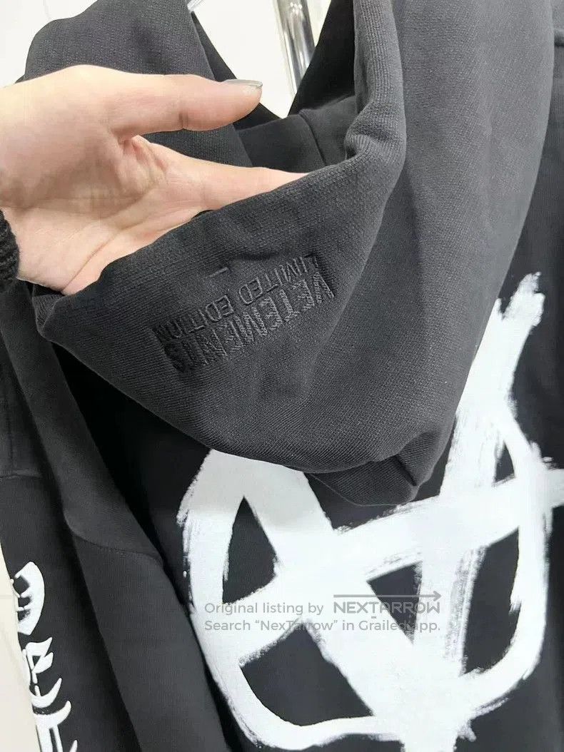 Vetements VETEMENTS 21FW Black Logo Oversized Hoodie. Size US S / EU 44-46 / 1 - 7 Thumbnail