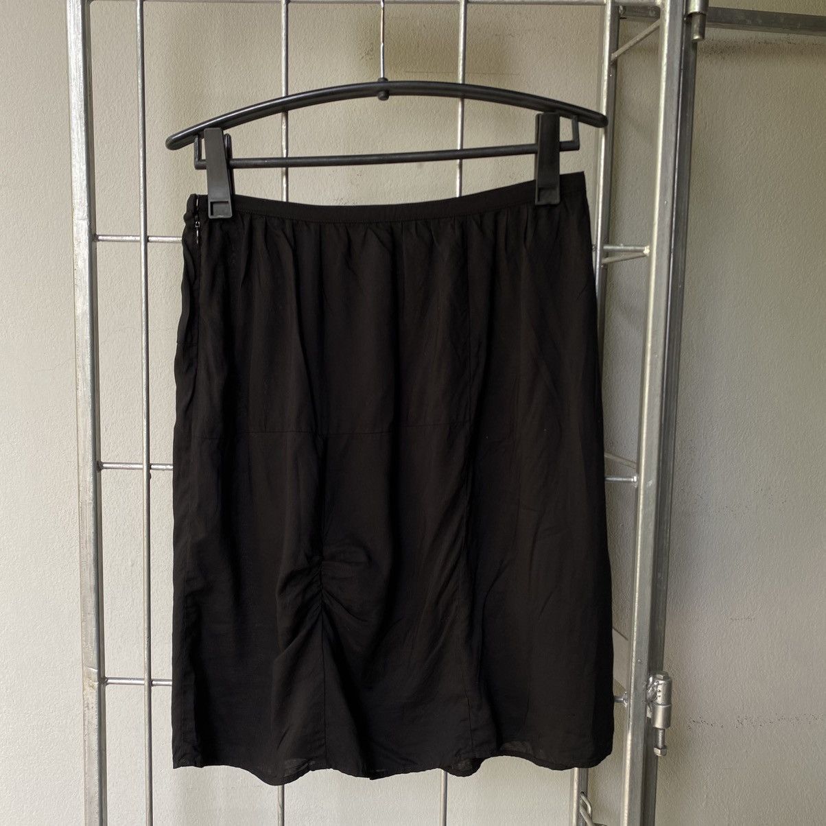 Sunao Kuwahara Sunao Kuwahara Black Ruched Skirt with Gem Accents Size 30" / US 8 / IT 44 - 4 Thumbnail