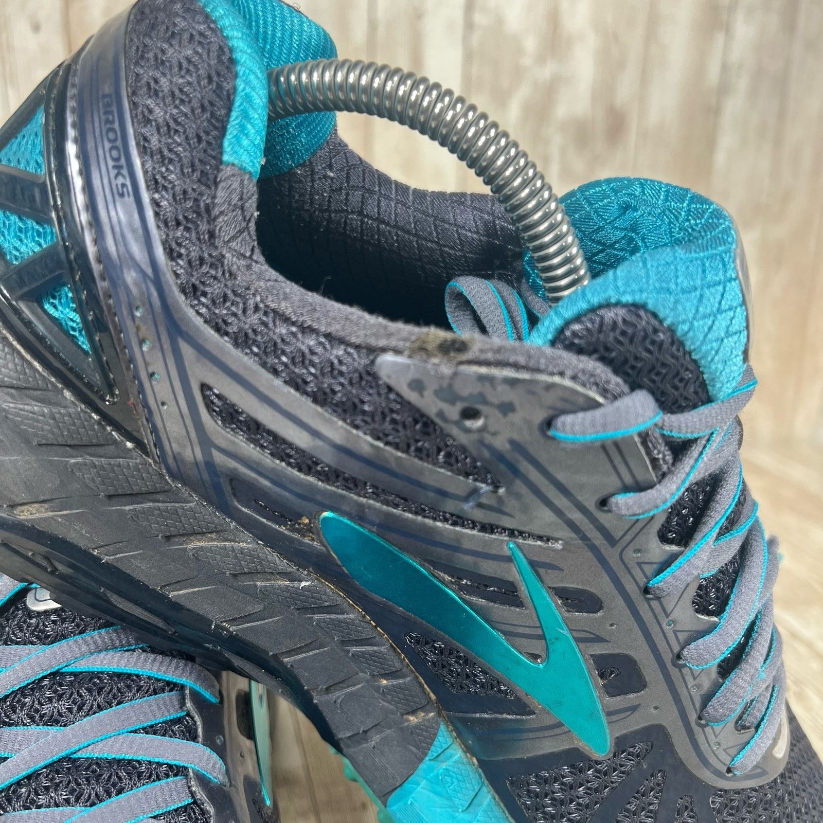 Brooks Brooks Ariel 16 running shoes Womens 10.5 Size US 10.5 / IT 40.5 - 8 Thumbnail