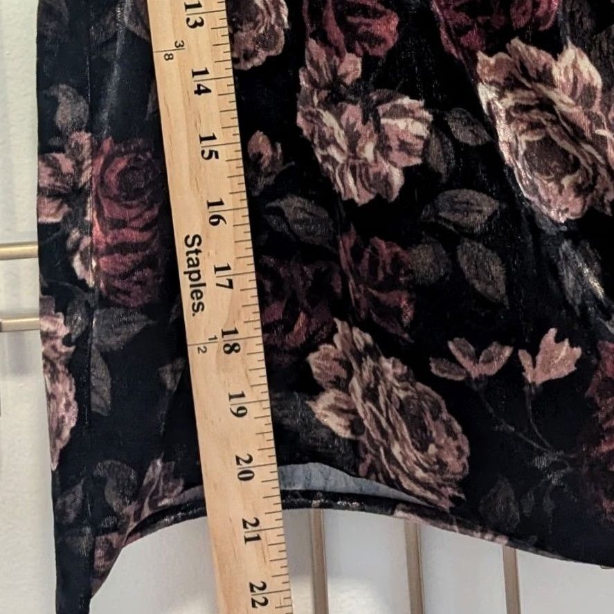 Vintage A. Byer Black Floral Velvet Off Shoulder Cap Sleeve Top Women's L Velvet Off Shoulder Shirt Size L / US 10 / IT 46 - 6 Thumbnail