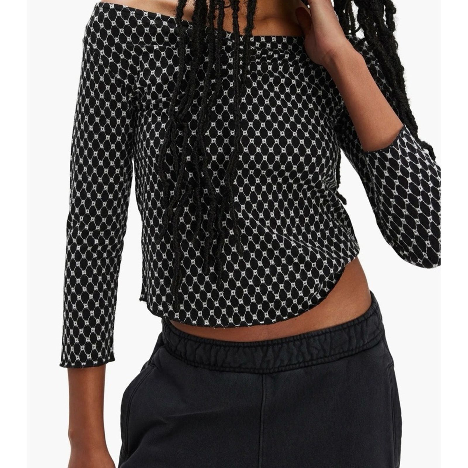 Other New Chic Off-Shoulder Black and White Top size XS Size XS / US 0-2 / IT 36-38 - 1 Thumbnail
