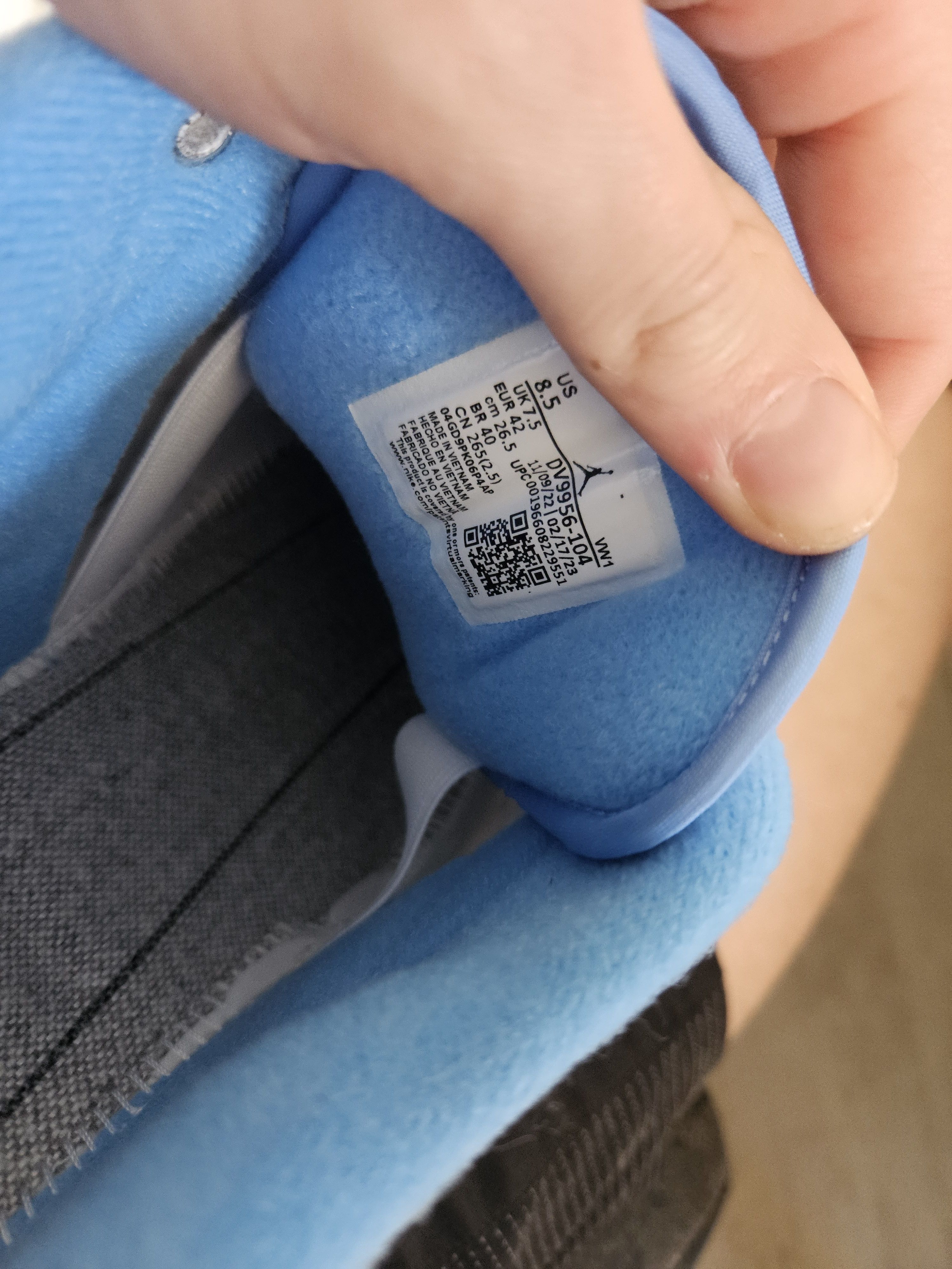 Jordan Brand Jordan 2 Low UNC Size US 8.5 / EU 41-42 - 5 Thumbnail
