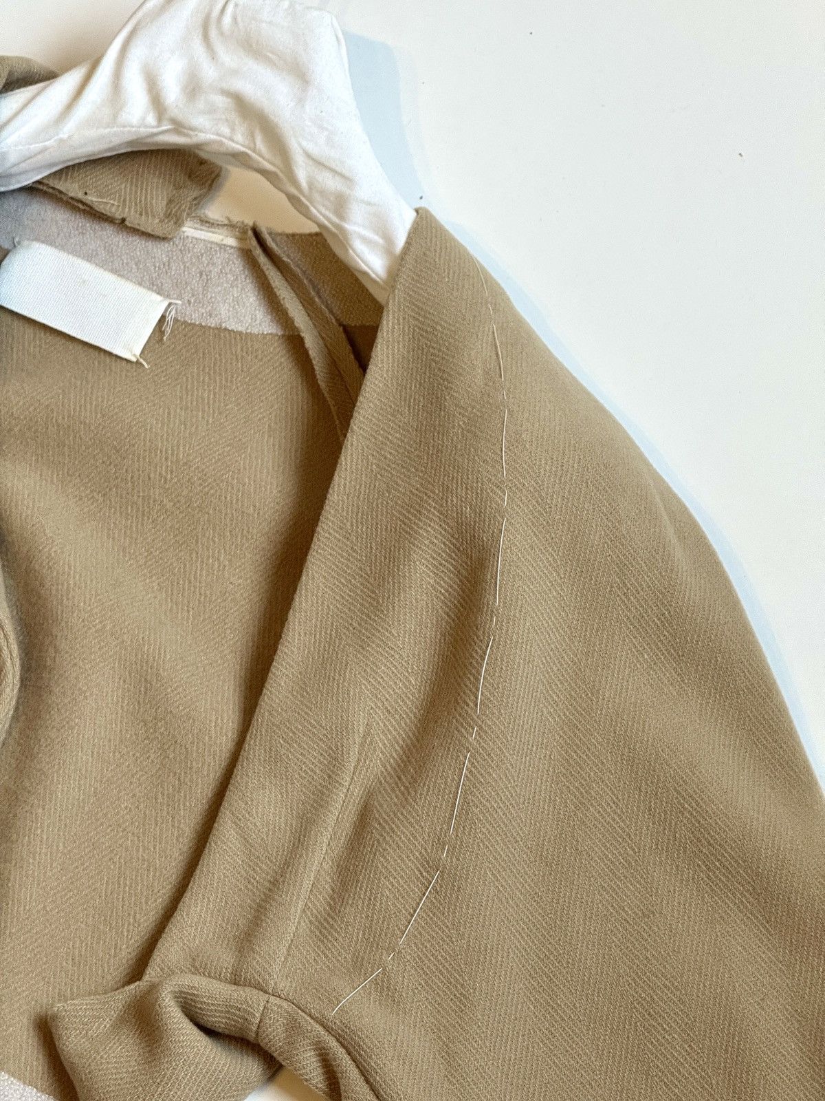 Maison Margiela FW 1997 Runway Deconstructed Coat / Basting Jacket in Cream Size L / US 10 / IT 46 - 12 Thumbnail