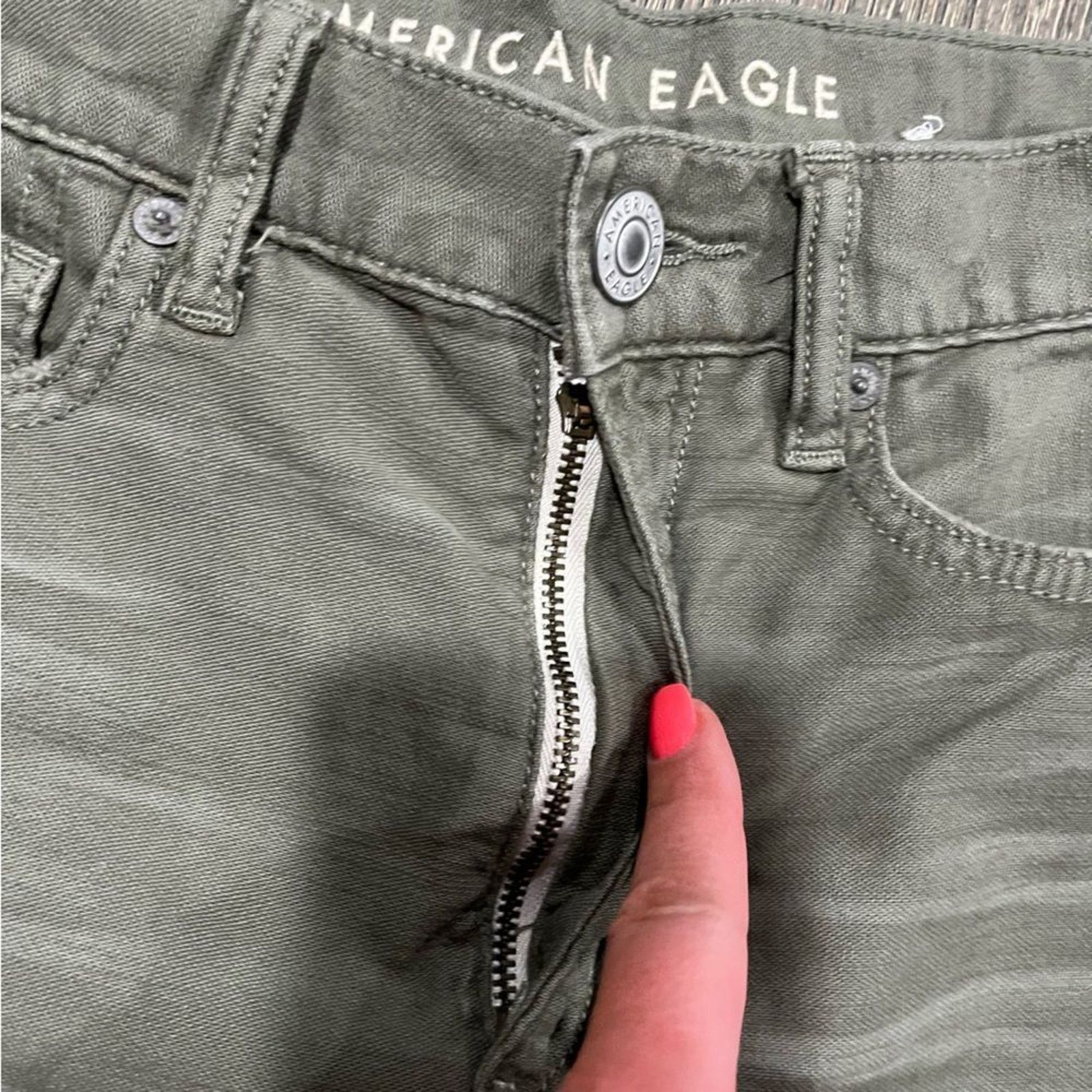 American Eagle Outfitters American Eagle Highest Rise Mom Shorts Distressed Raw Size 27" / US 4 / IT 40 - 4 Thumbnail