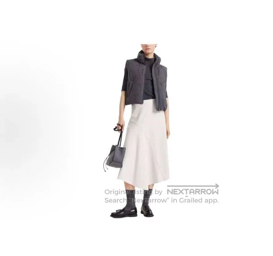 Brunello Cucinelli Brunello Cucinelli Women's Down Vest. Size S / US 4 / IT 40 - 4 Thumbnail