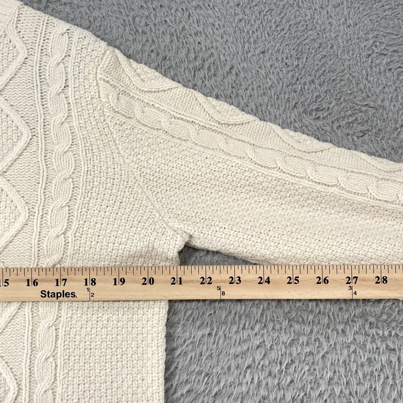 Uniqlo Uniqlo Sweater Womens M White Crew Neck Cable Knit Fisherman Aran Style Knit Heavyweight Winter Casual Size M / US 6-8 / IT 42-44 - 5 Thumbnail
