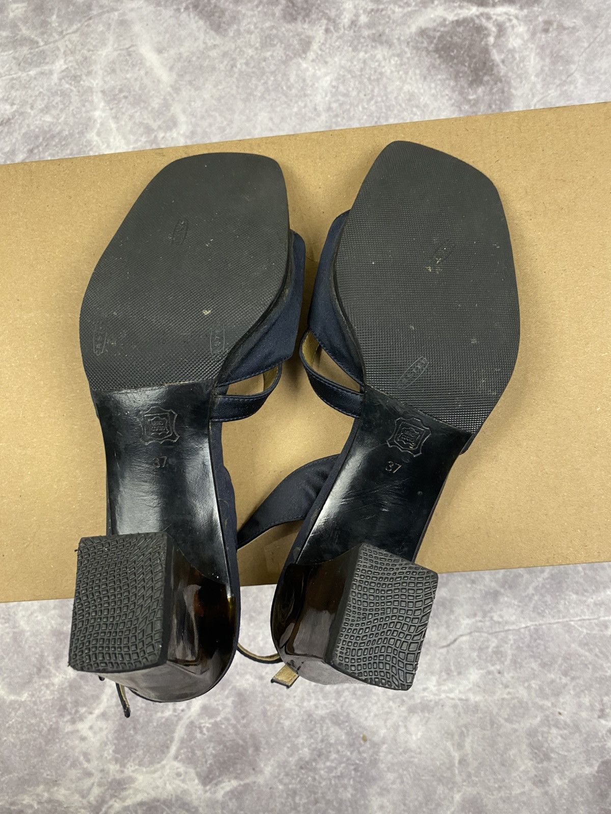 Versace Gianni Versace Vintage Women’s Heels Medusa Detail’s Size US 7 / IT 37 - 11 Thumbnail