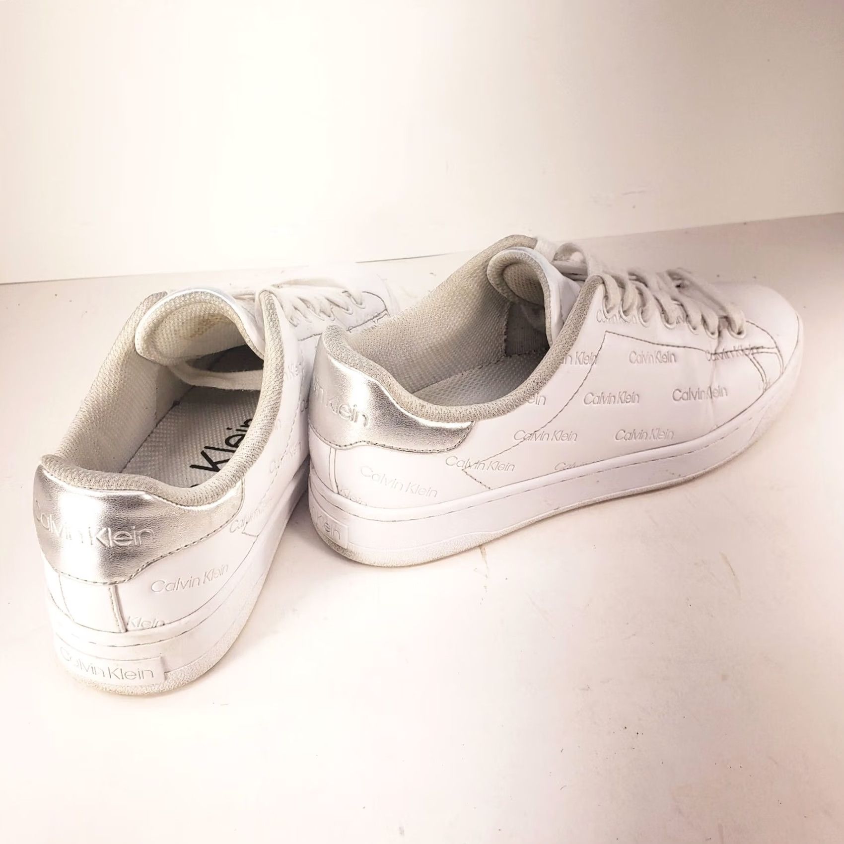 Calvin Klein Calvin Klein White Leather Sneakers Women 7.5 CK Spellout All Over Pattern Shoes Sneaker Wearable Casual Activewear Workwear Mens Womens Girls Boys Size US 8 / IT 38 - 4 Thumbnail