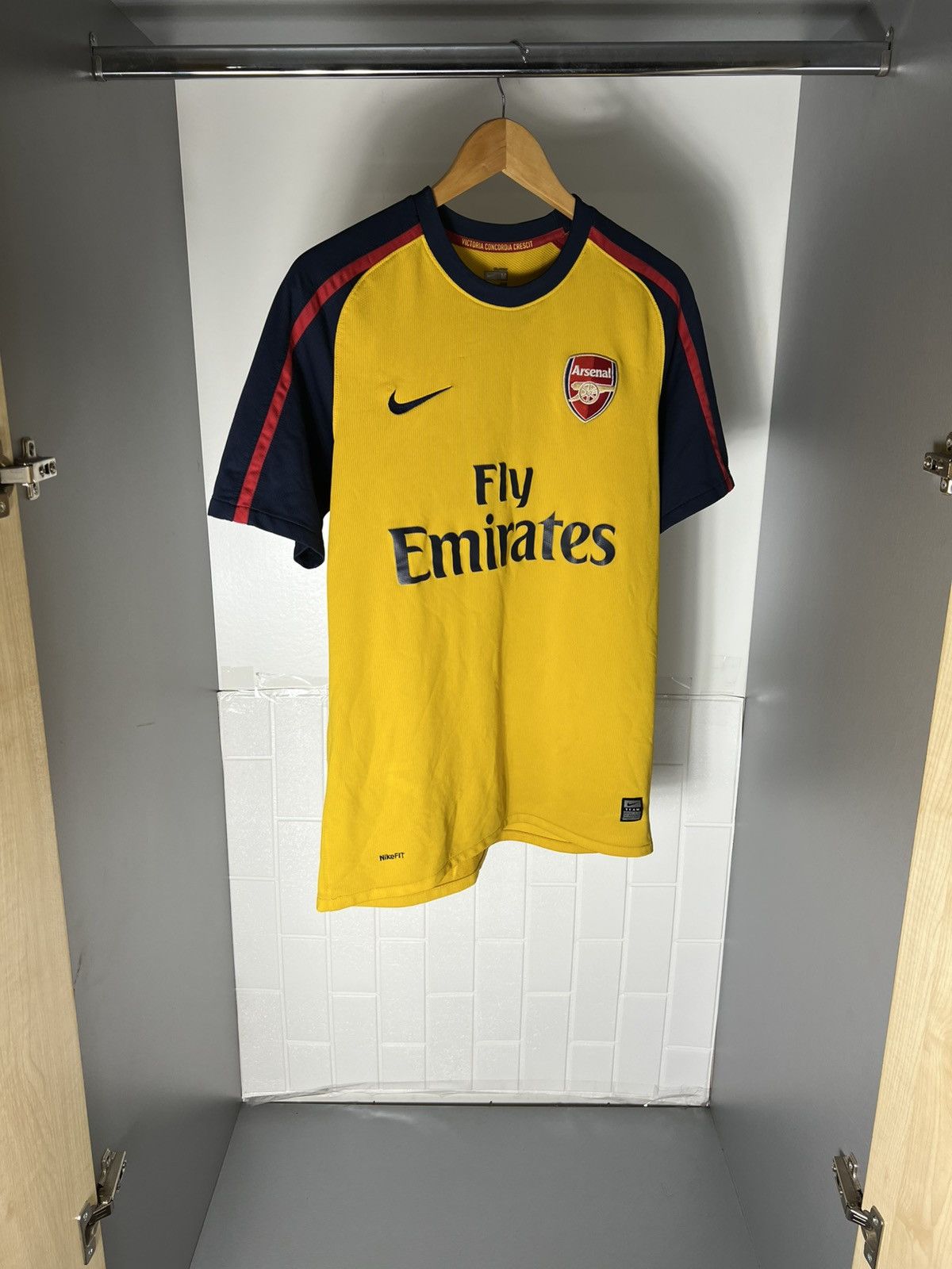 Nike VINTAGE NIKE FC ARSENAL LONDON ENGLAND SOCCER JERSEY RETRO Size US M / EU 48-50 / 2 - 4 Thumbnail