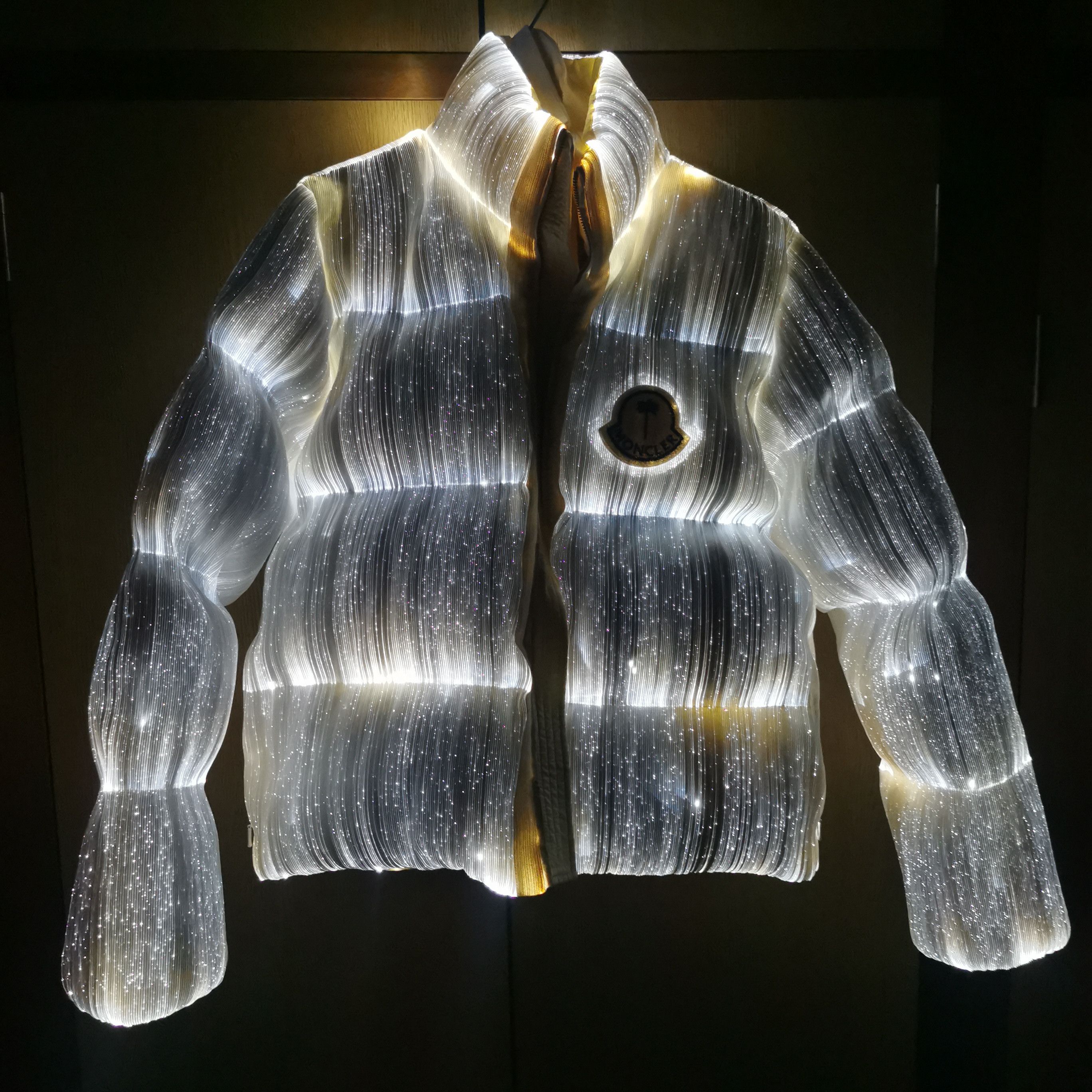 Moncler × Palm Angels Moncler x Palm Angels Maya 70 Optical Fiber Jacket White 2 Size US M / EU 48-50 / 2 - 2 Thumbnail