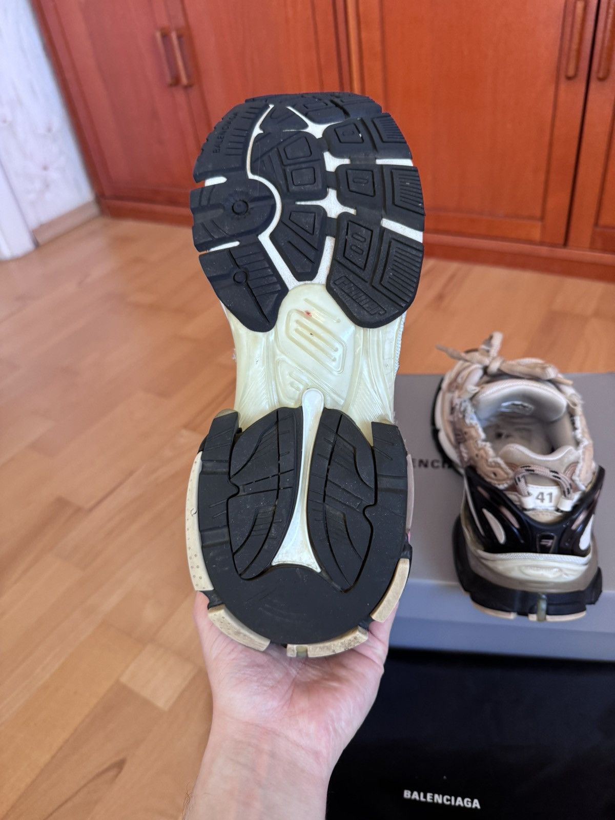Balenciaga Balenciaga Runner Beige Size US 8 / EU 41 - 10 Thumbnail
