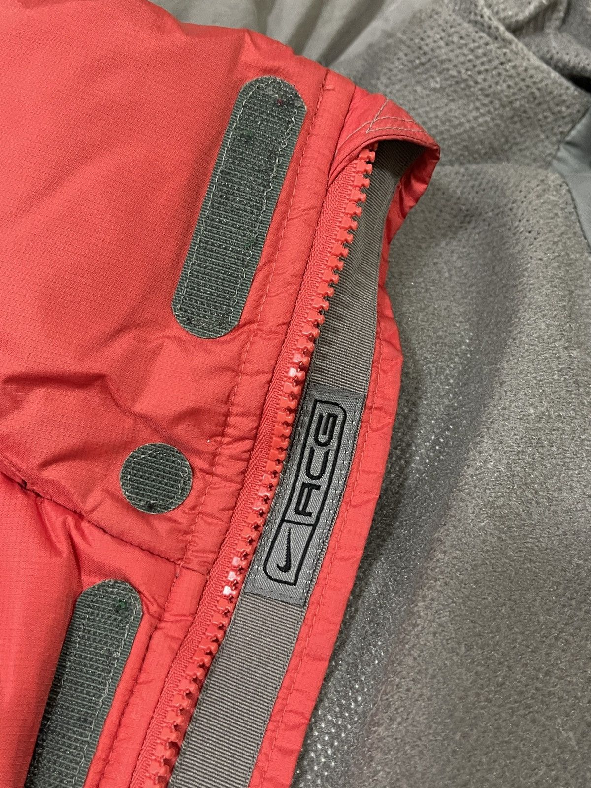 Nike ACG × Vintage Vintage Y2K NIKE ACG Ventilation 2tone Down Jacket Size US M / EU 48-50 / 2 - 11 Thumbnail