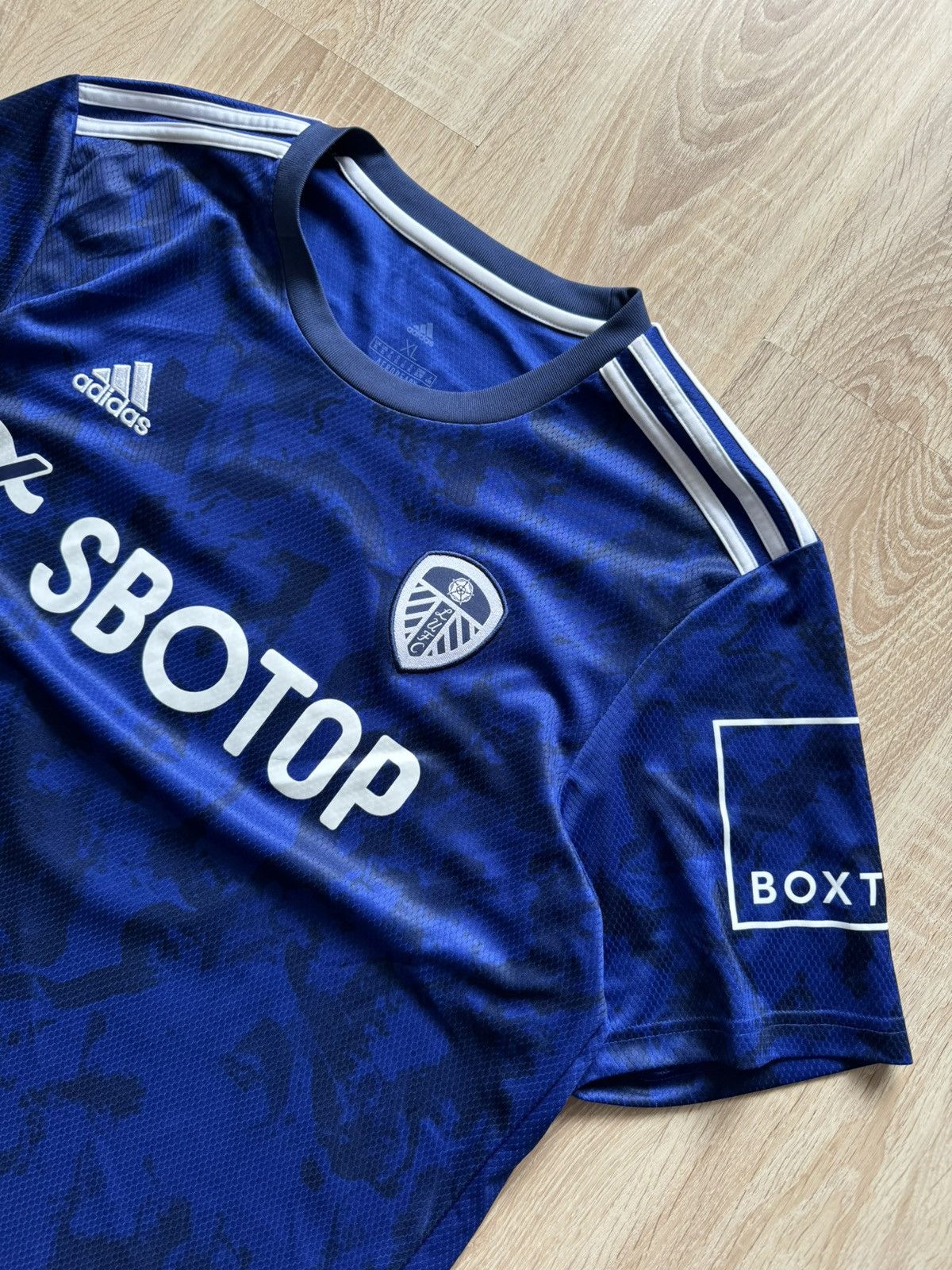 Adidas LEEDS UNITED 2021 2022 AWAY SHIRT JERSEY ADIDAS H57060 Size US XL / EU 56 / 4 - 2 Thumbnail
