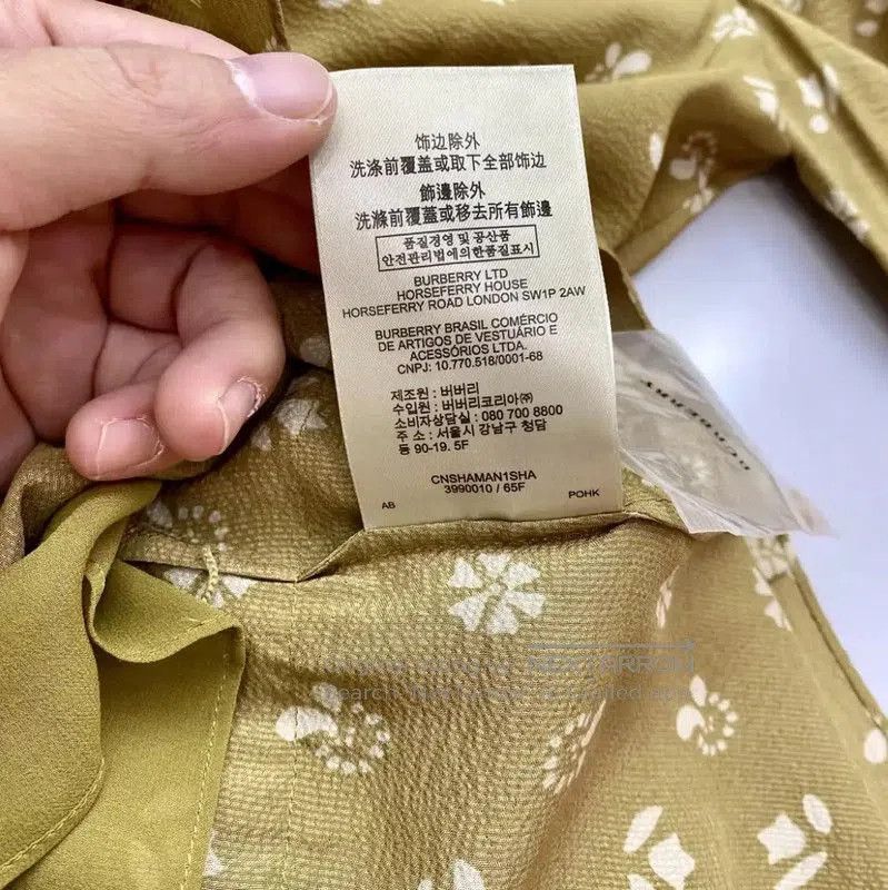 Burberry Burberry Yellow Silk Dress for Women. Size XS / US 0-2 / IT 36-38 - 8 Thumbnail
