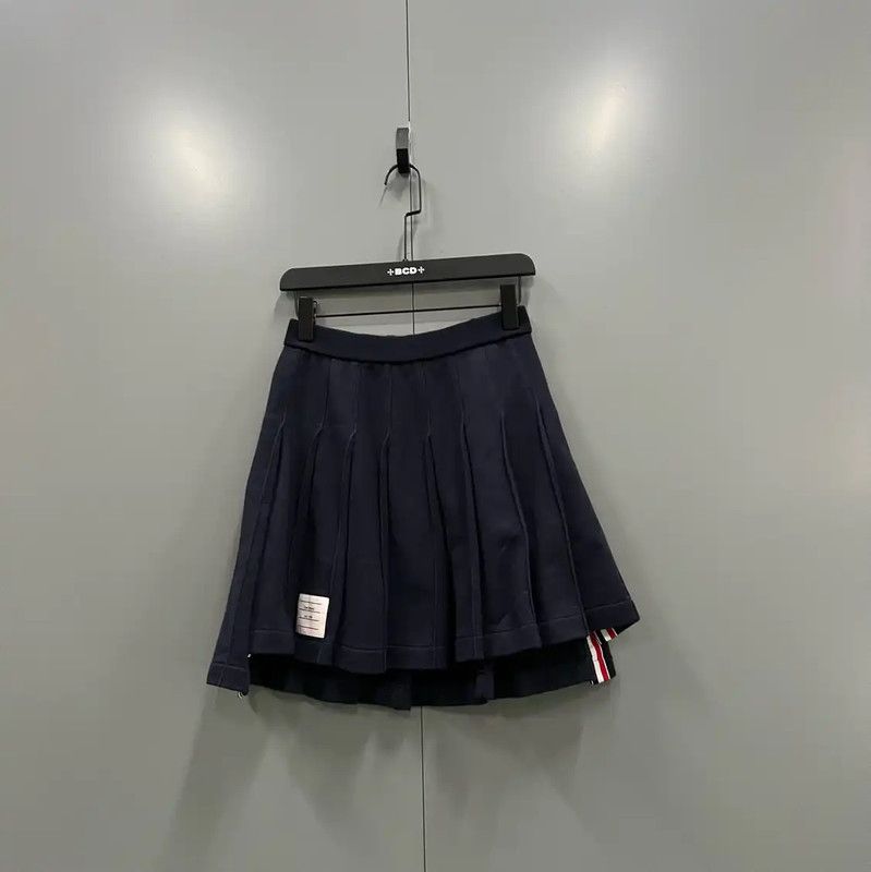 Thom Browne Thom Browne Pleated Skirt in Navy Blue 0089 Size 28" / US 6 / IT 42 - 1 Thumbnail