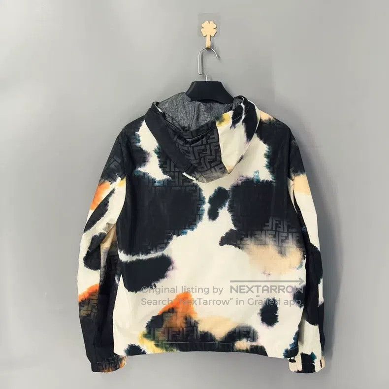 Fendi Fendi Spray Paint Effect Full Print Logo Zipper Hooded Jac Size US M / EU 48-50 / 2 - 2 Thumbnail