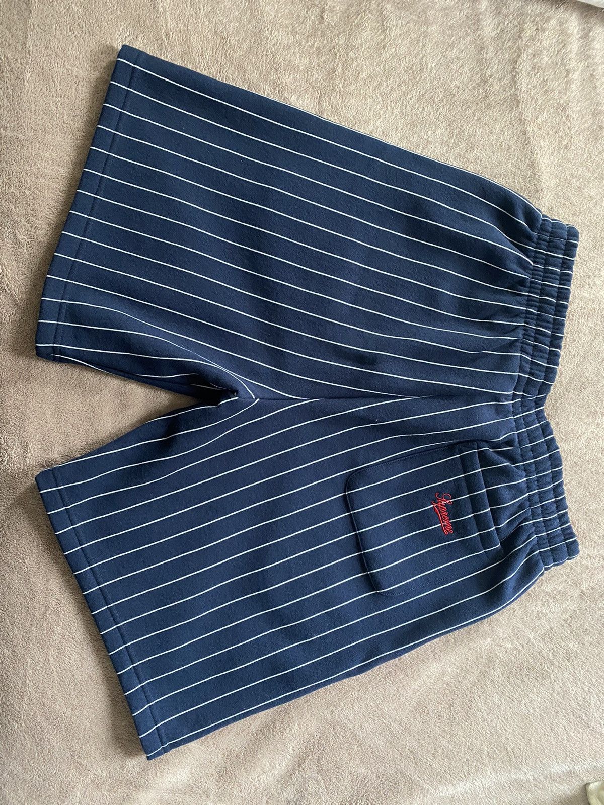 Supreme Supreme Navy Pinstripe Shorts Size US 31 - 1 Thumbnail