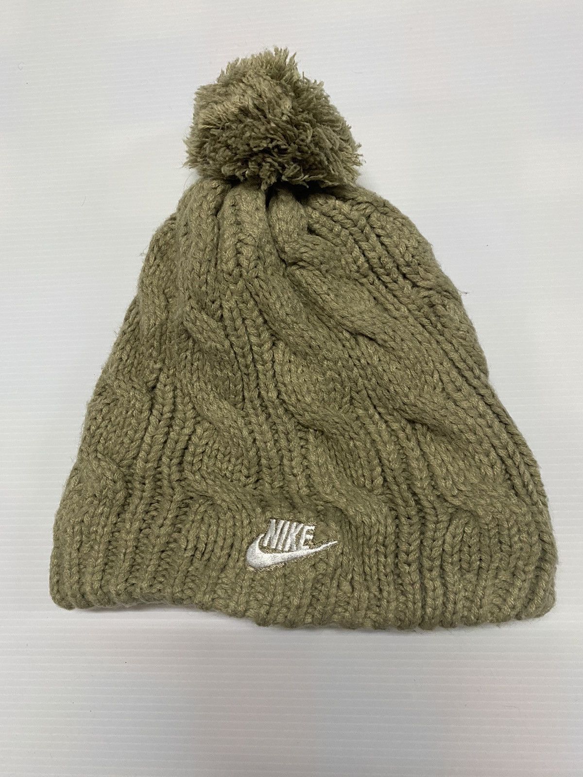 Nike Nike Small Logo Embroidery Knitted Beanie Size ONE SIZE - 1 Thumbnail