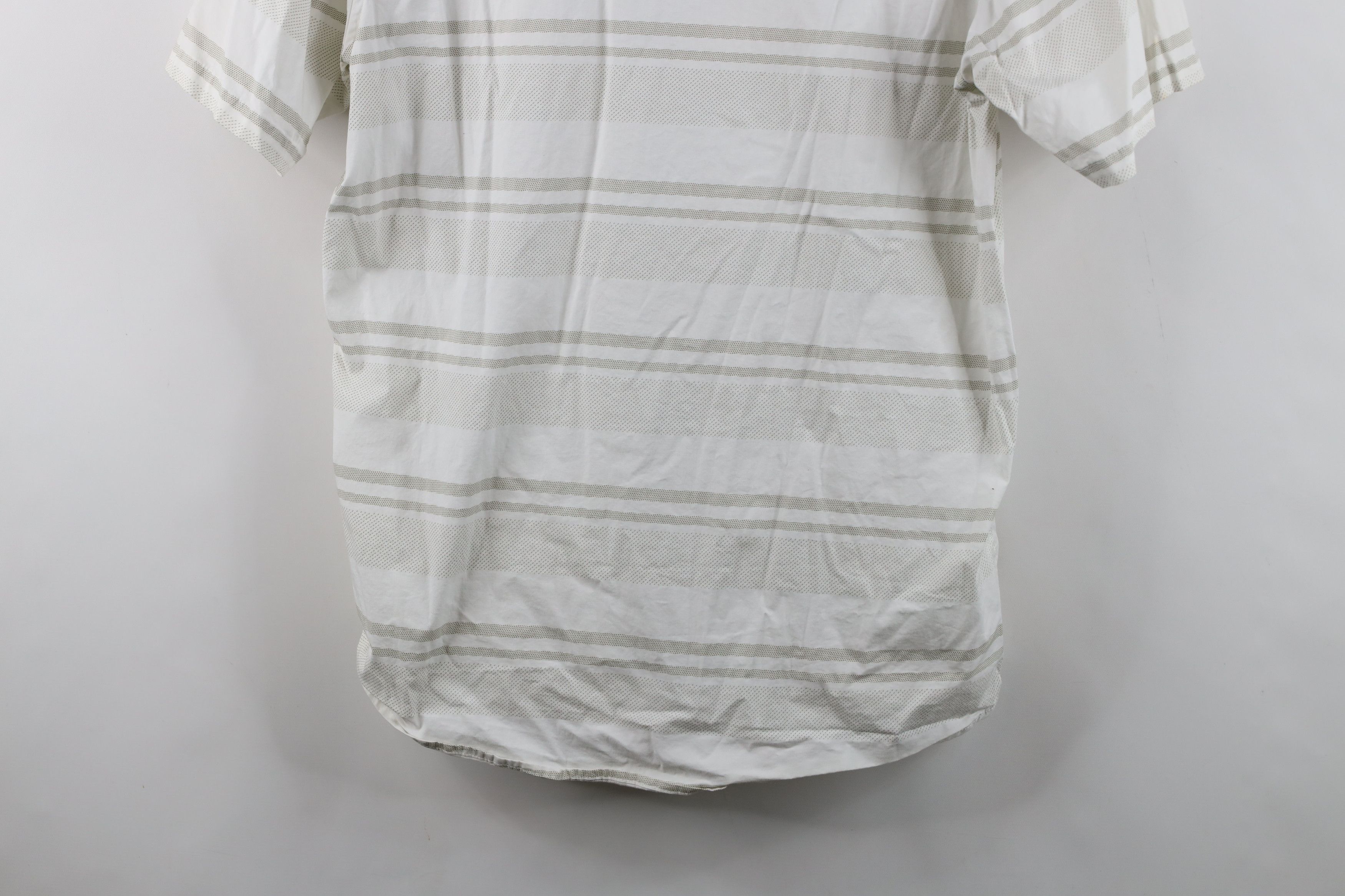 Oakley Vintage Y2K Oakley Short Sleeve Collared Button Down Shirt Size US L / EU 52-54 / 3 - 14 Thumbnail