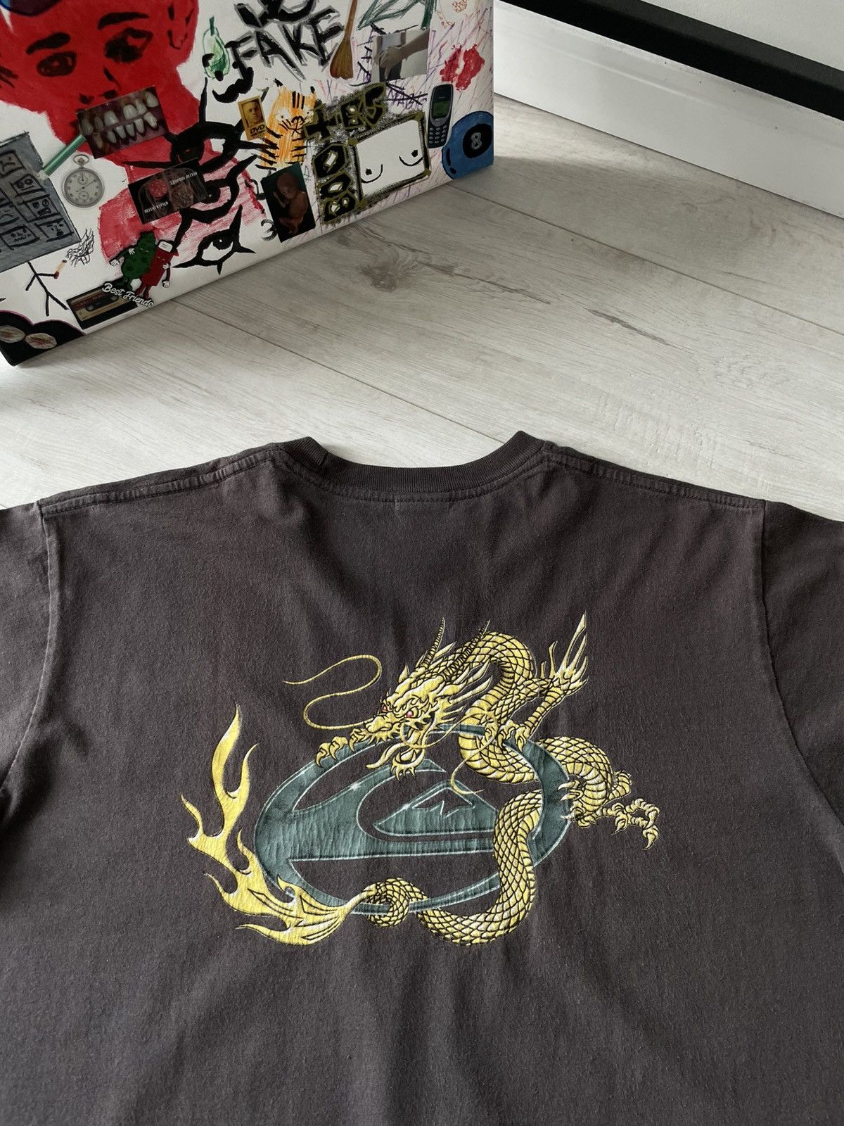 Quiksilver Vintage 1990's Quiksilver Gold Dragon T-Shirt Brown Surfwear Size US L / EU 52-54 / 3 - 4 Thumbnail