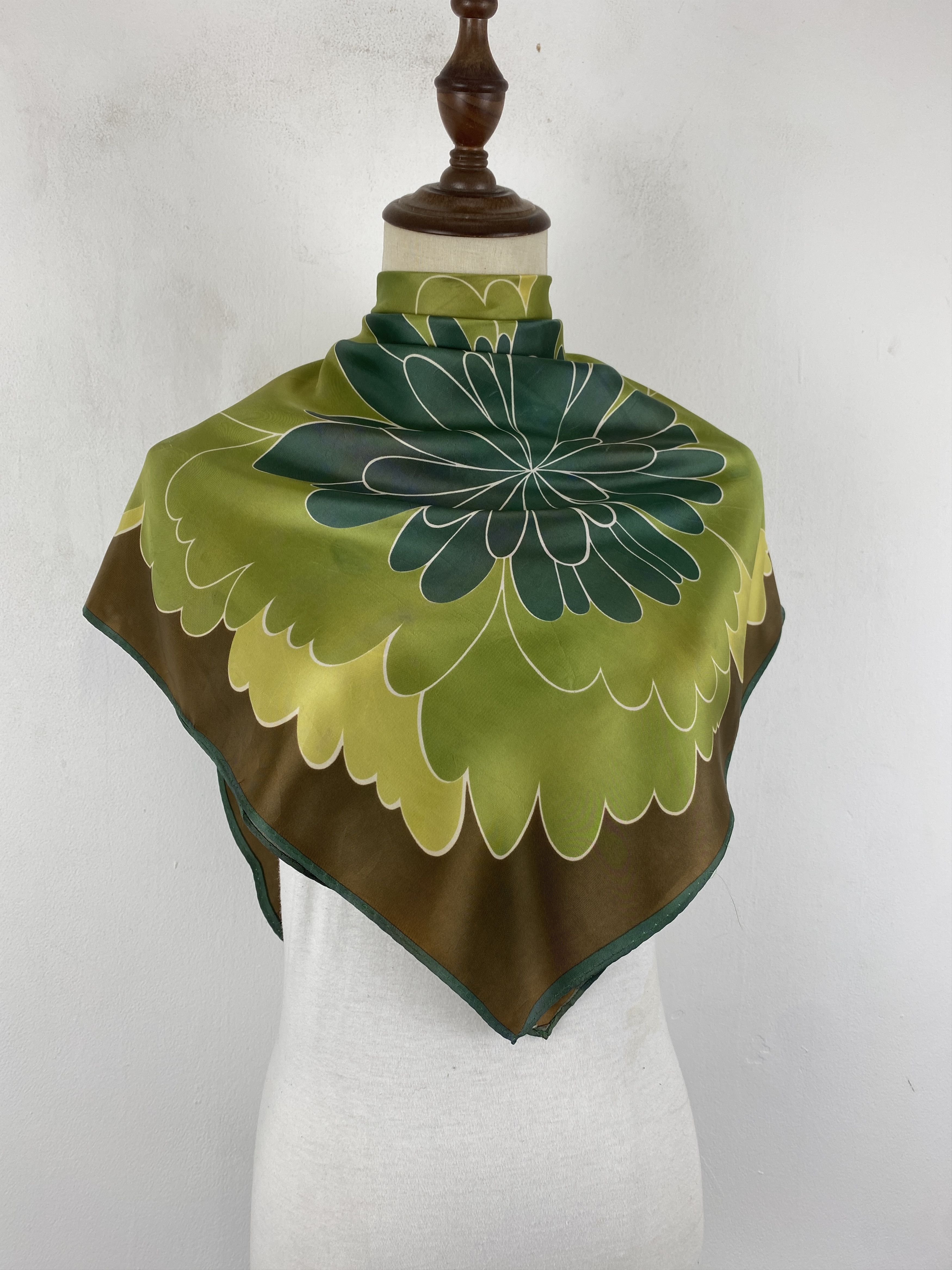 Vintage Italian Designer Silk Scarf / Muffler / Silk Shawl - SN0060 Size ONE SIZE - 2 Thumbnail
