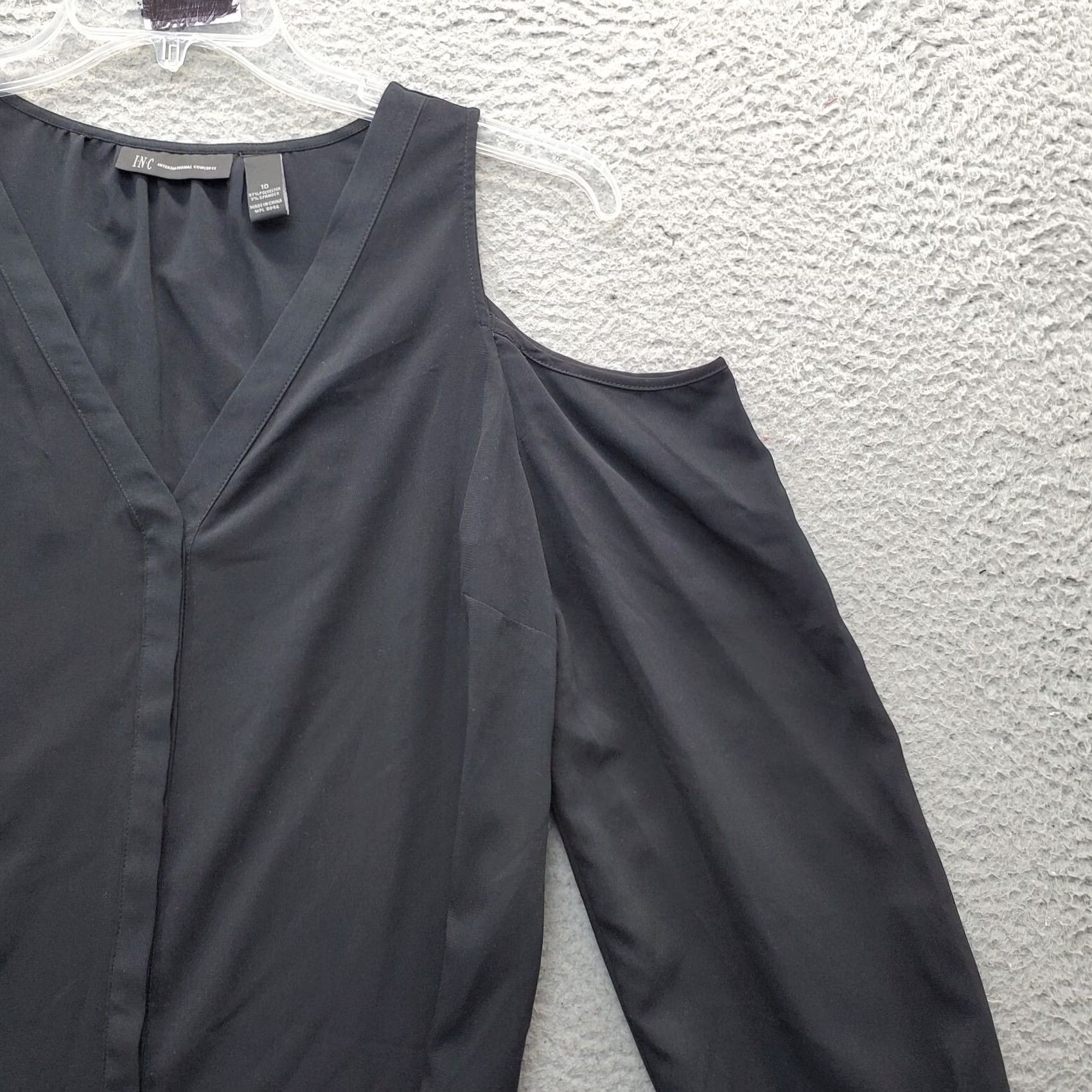 Vintage INC International Concepts Blouse Womens Size 10 Black Cold Shoulder Inside Button Up Size L / US 10 / IT 46 - 5 Thumbnail