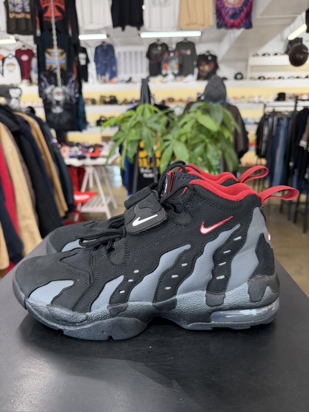 Nike Nike Air DT Max Falcons Size 9 (2024) Size US 9 / EU 42 - 7 Thumbnail