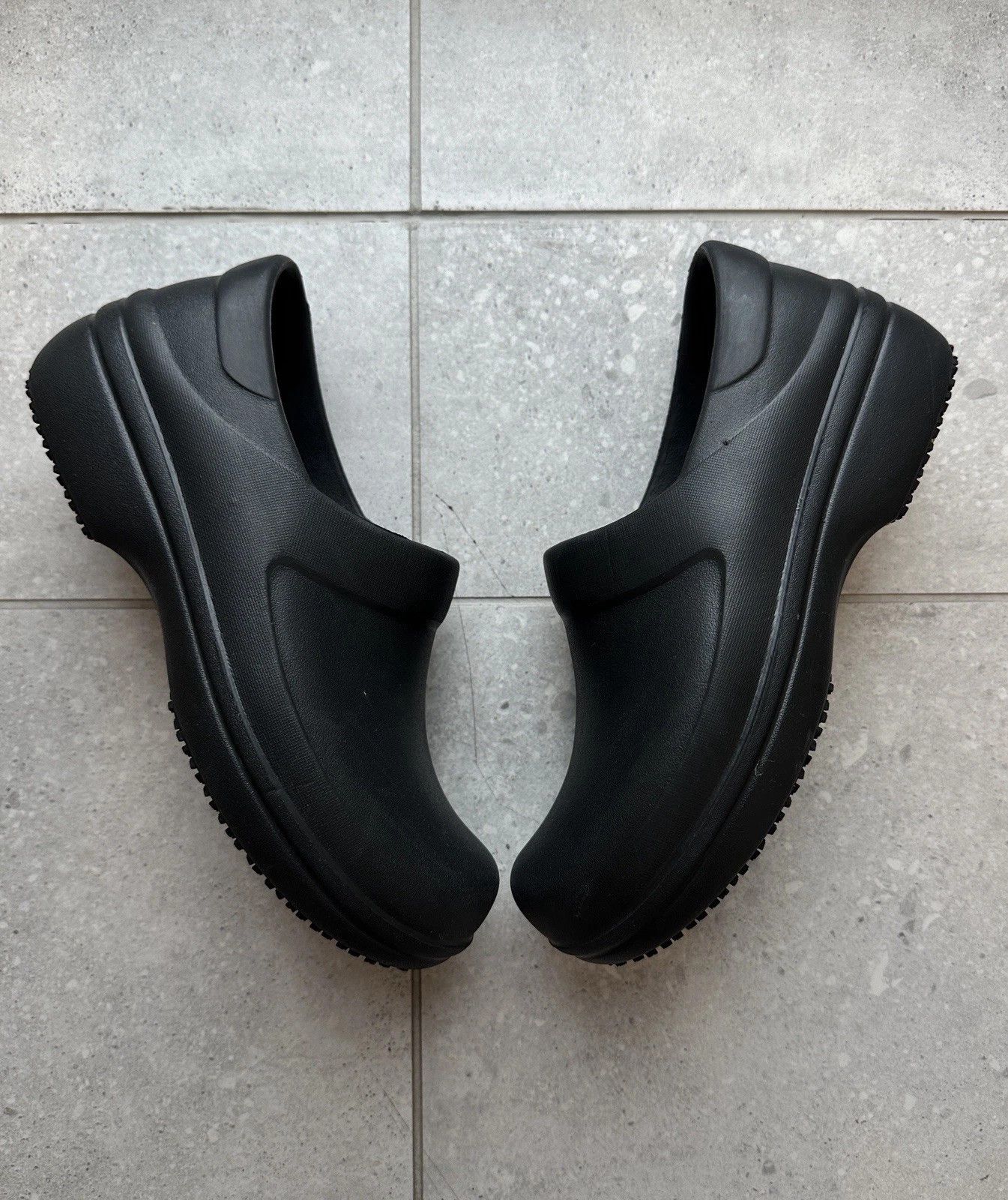 Crocs CROCS Dual Comfort Black Womens Rubber Slip On Shoes Size US 8 / IT 38 - 2 Thumbnail