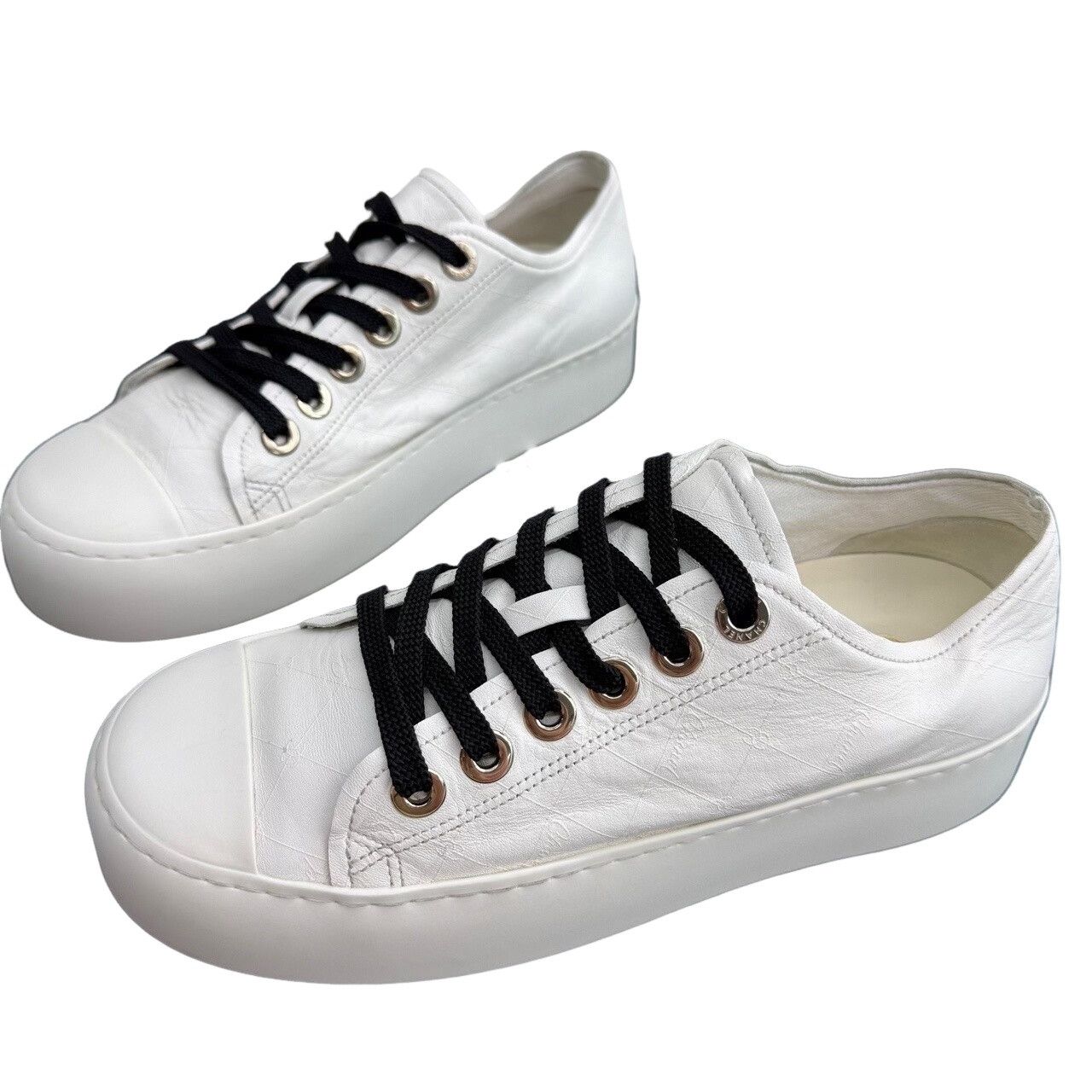 Chanel Chanel White Leather Low-Top Sneakers Size 37.5 Size US 7.5 / IT 37.5 - 1 Thumbnail