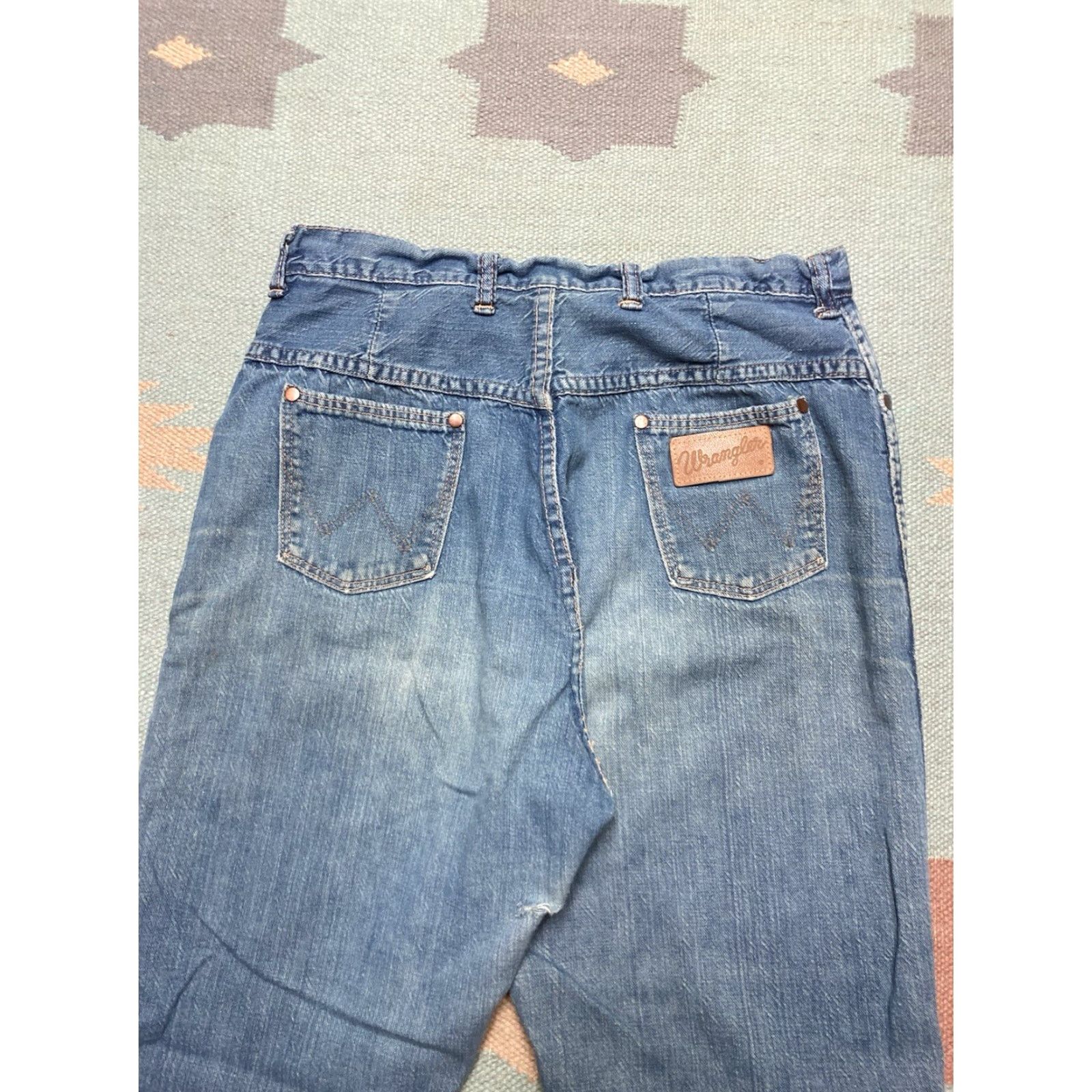 Wrangler VINTAGE Wrangler Jeans Women 60s Slim 18 Blue Denim Straight Jeans Women’s 18 Slim Wrangler Jeans Blue Slim 60s Vintage Misses Denim Whiskers Size 40" / US 18 - 2 Thumbnail